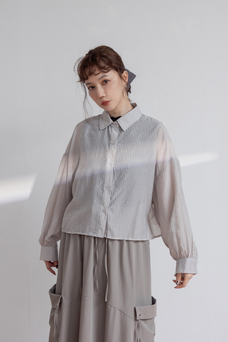 後開衩微透條紋短襯衫