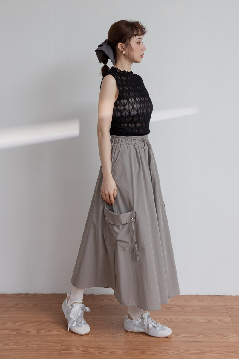 多口袋尼龍圓擺傘裙