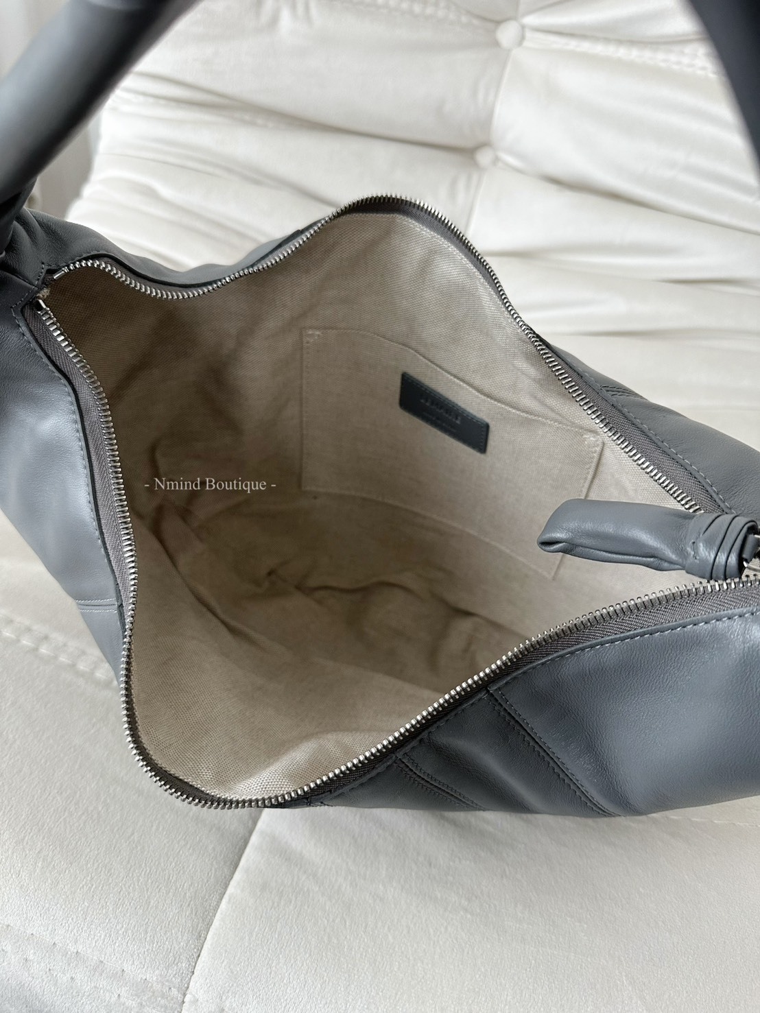 FORTUNE CROISSANT BAG IN LEATHER / Smoked Pearl