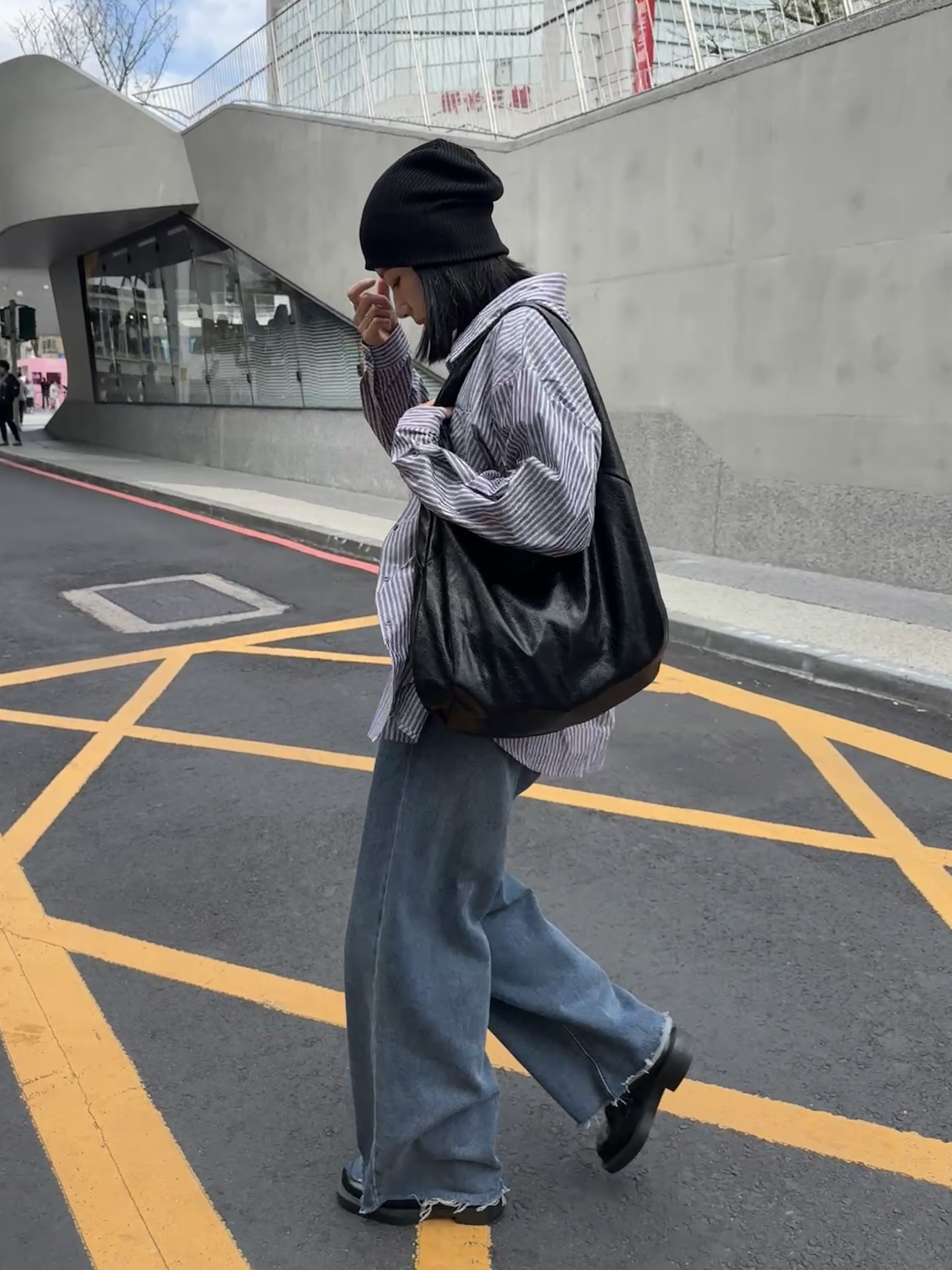 慵懶日常!軟皮革抓皺腋下包