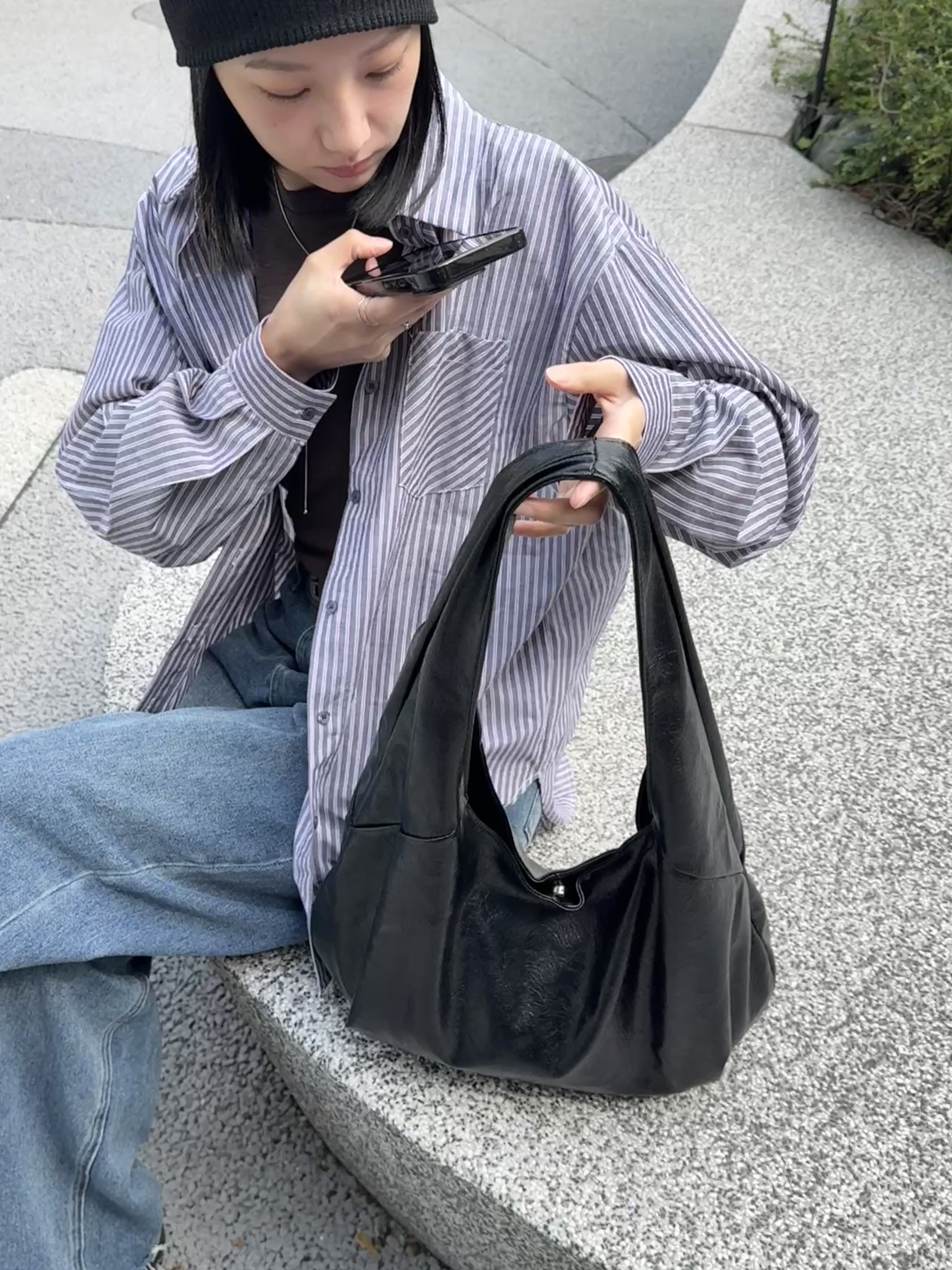 慵懶日常!軟皮革抓皺腋下包