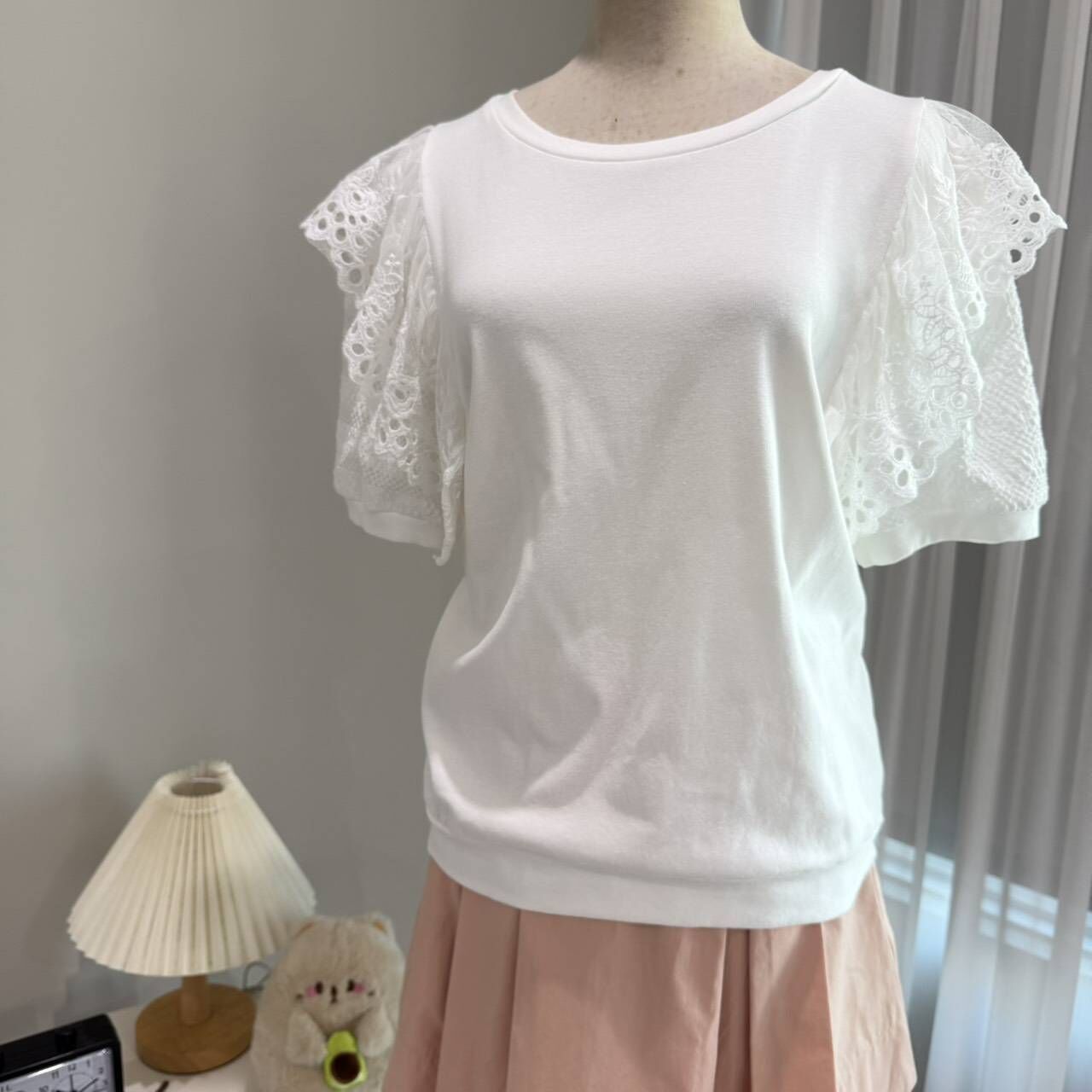 A8033-袖拼蕾絲滾邊素色棉衣