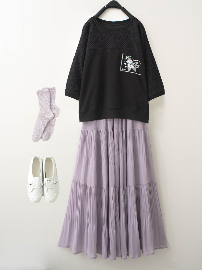 簍空勾花蕾絲剪接上衣壓褶蛋糕長裙組合