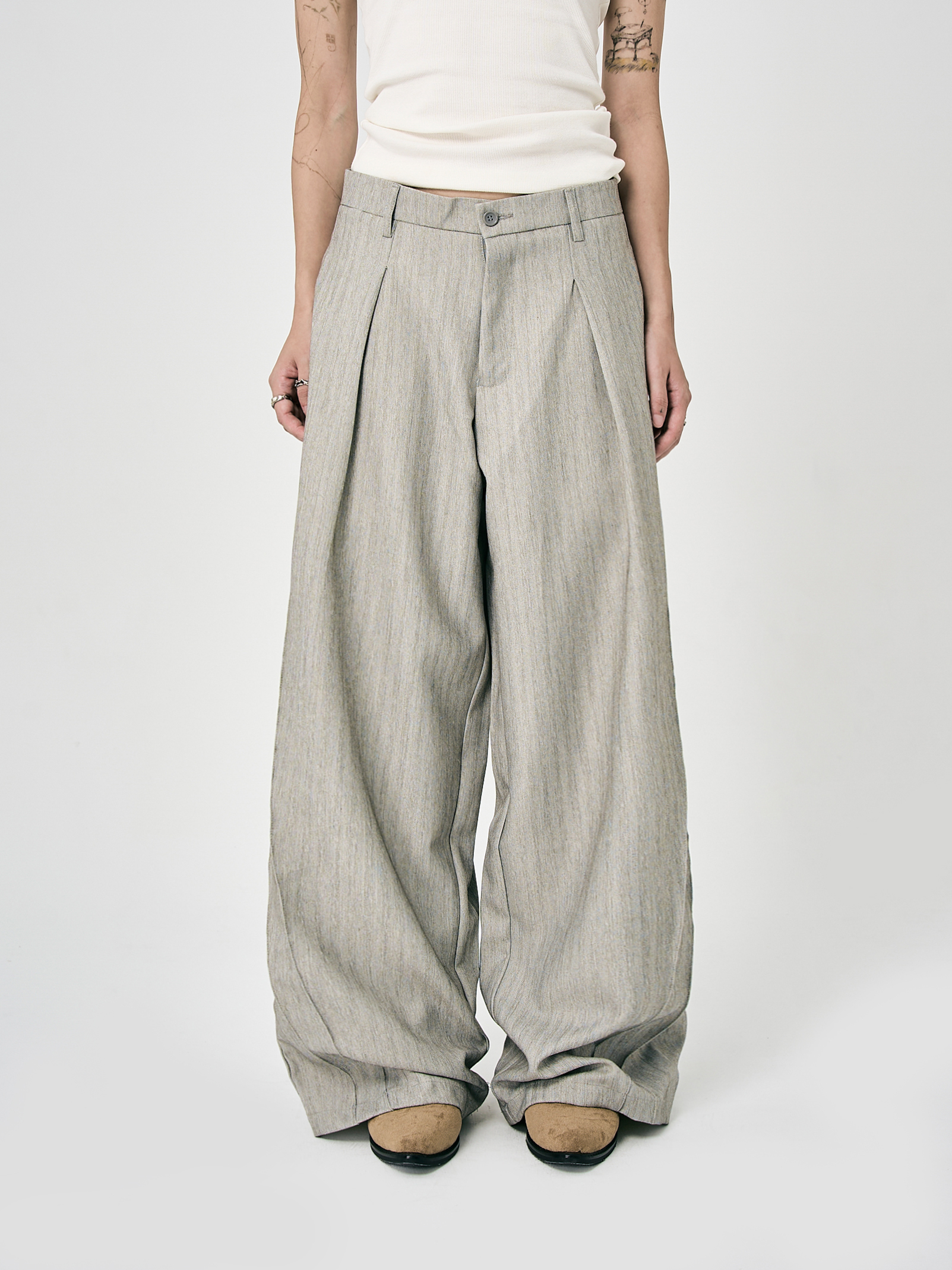 垂墜雙摺寬版西裝褲-米