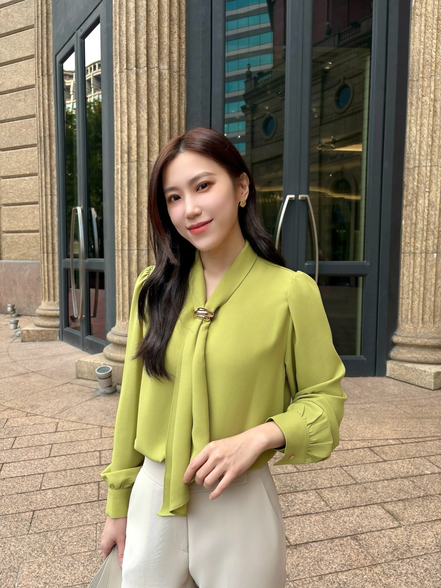 輕奢金釦領巾上衣