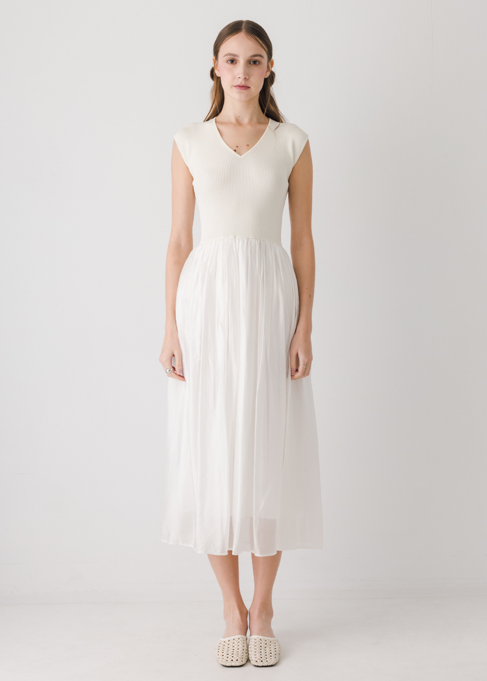 V領拼接柔紗長洋裝