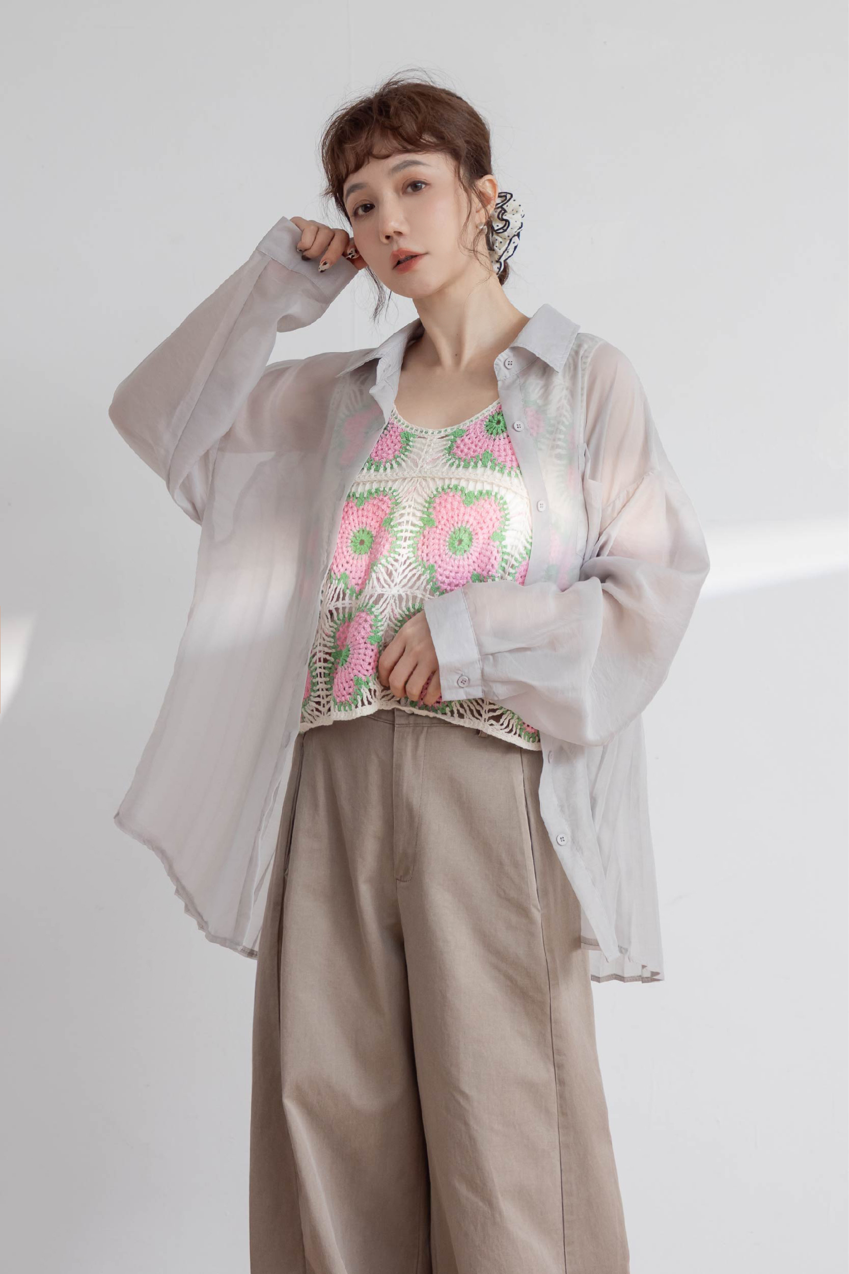 微透肌理後百褶襯衫