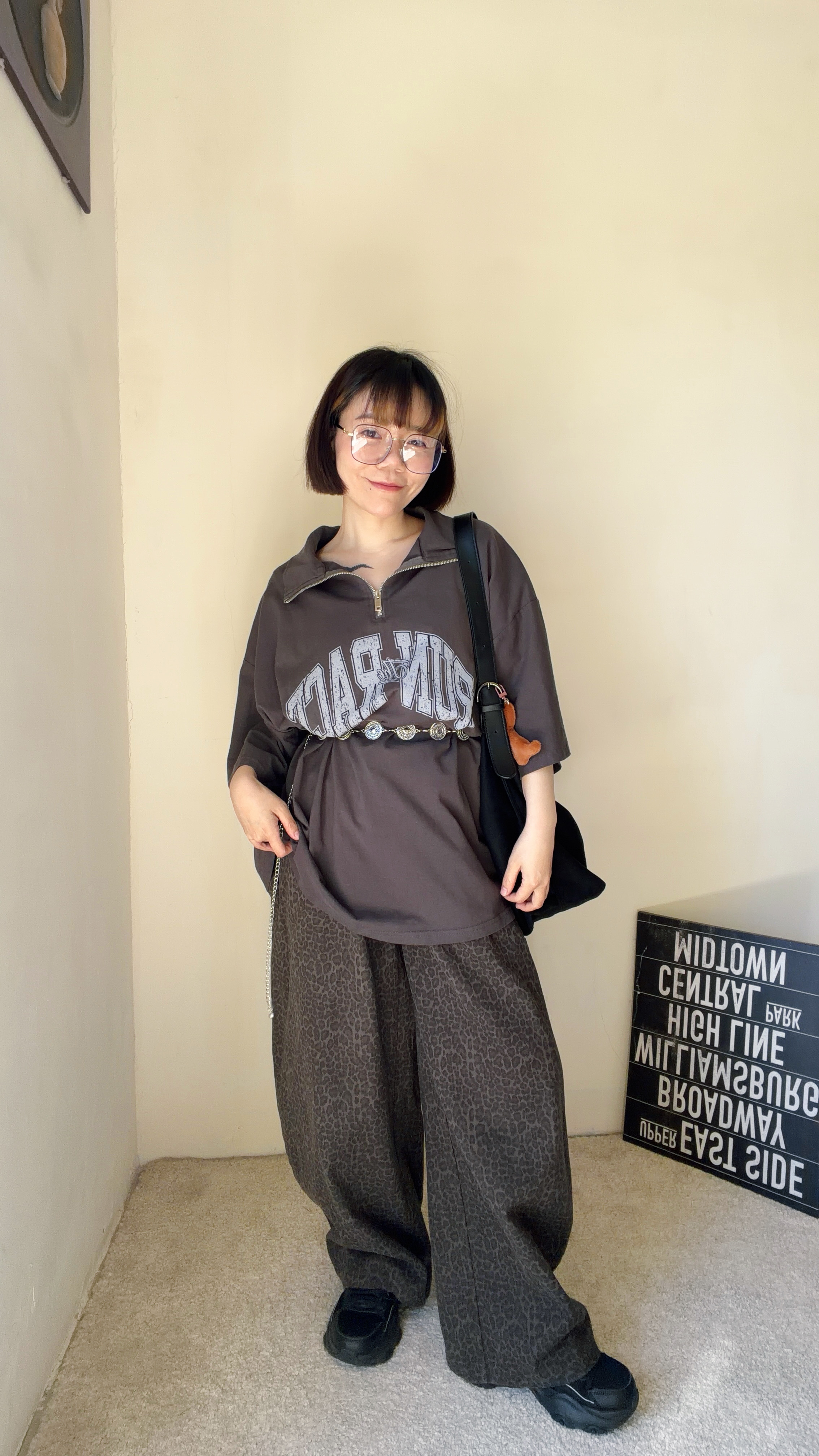 個性半拉鍊寬鬆大T