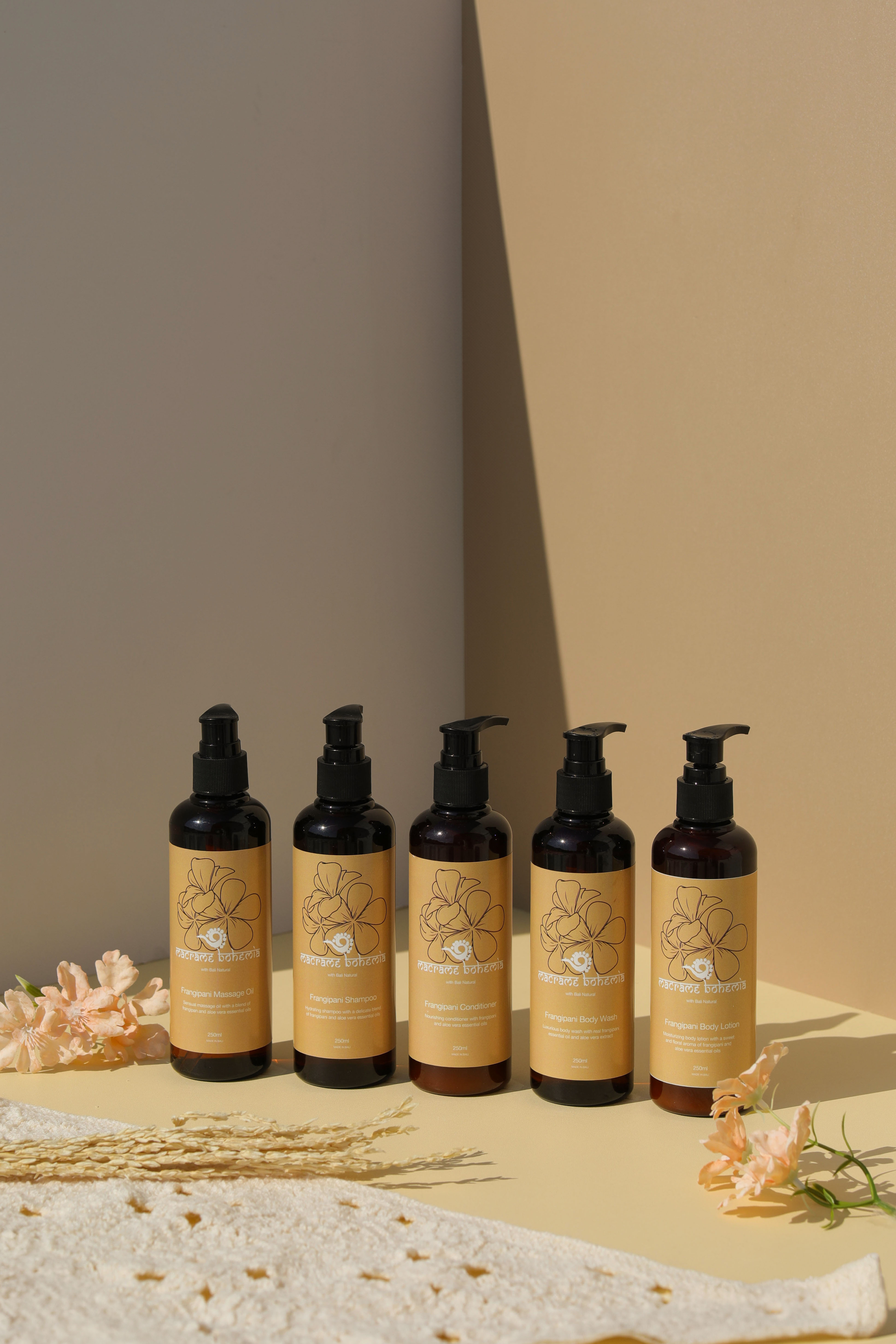 Macrame 雞蛋花系列 按摩油 / 身體乳液 / 沐浴露 / 護髮素 / 洗頭水 (0318)