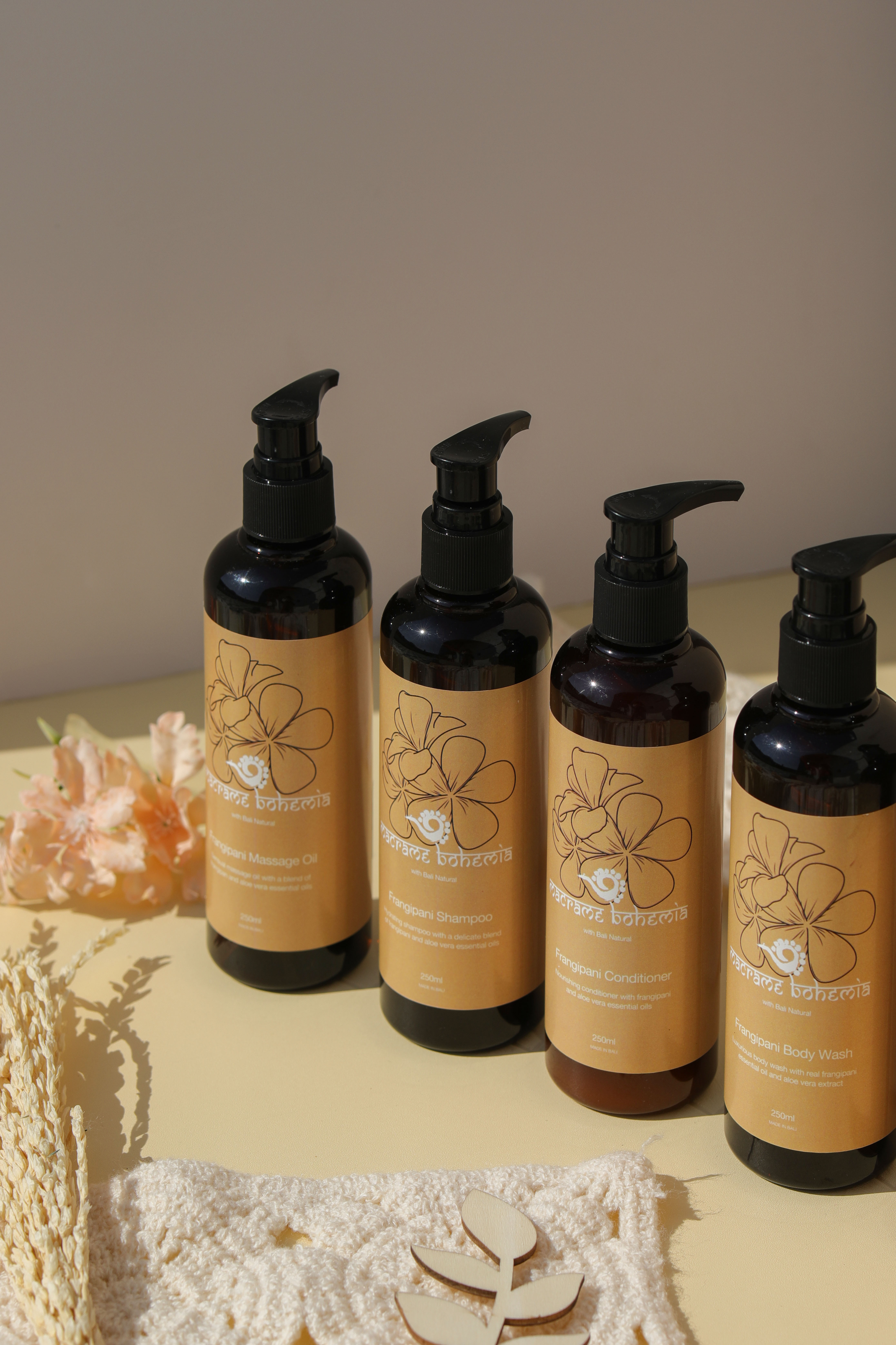 Macrame 雞蛋花系列 按摩油 / 身體乳液 / 沐浴露 / 護髮素 / 洗頭水 (0318)