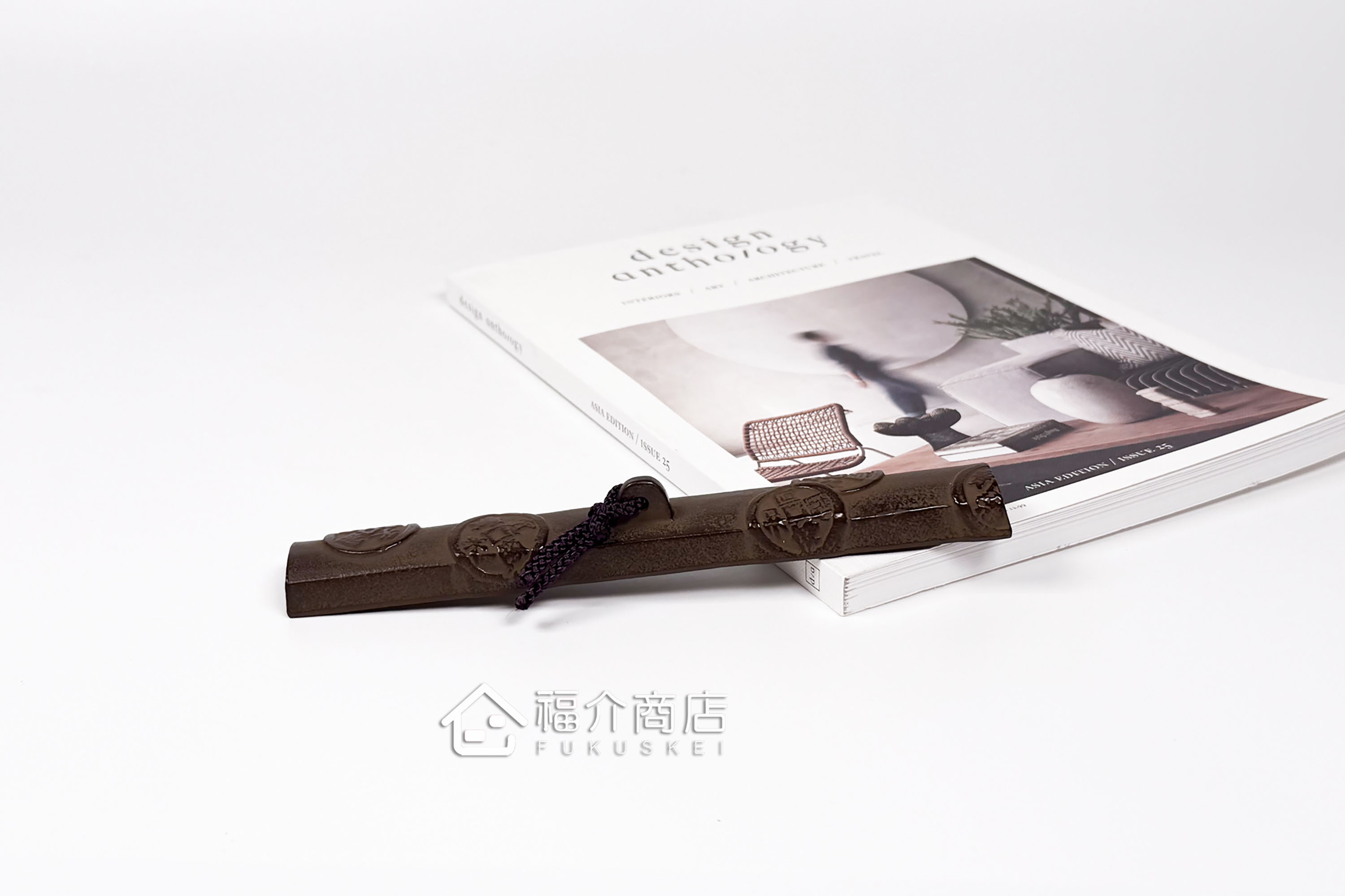 壓住紙張防止移動的櫻花造型鑄鐵材質文鎮