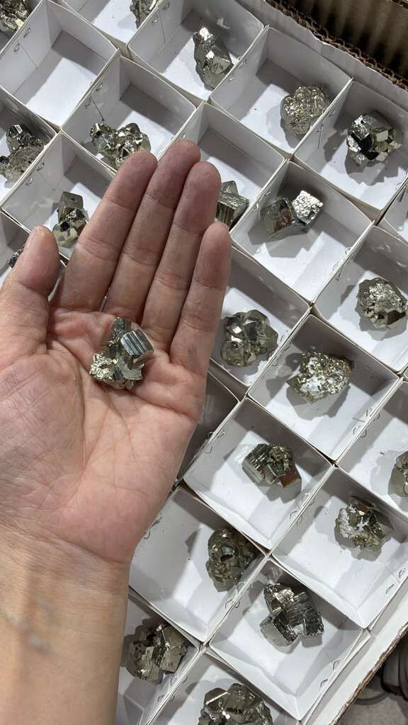 WU386 黃鐵礦 10-15g (隨機款)