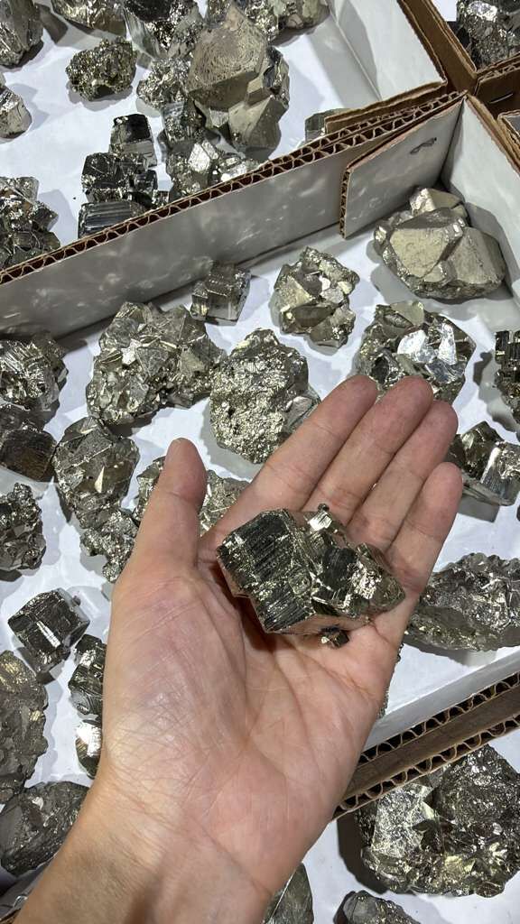 WU384 黃鐵礦 100g (隨機款)