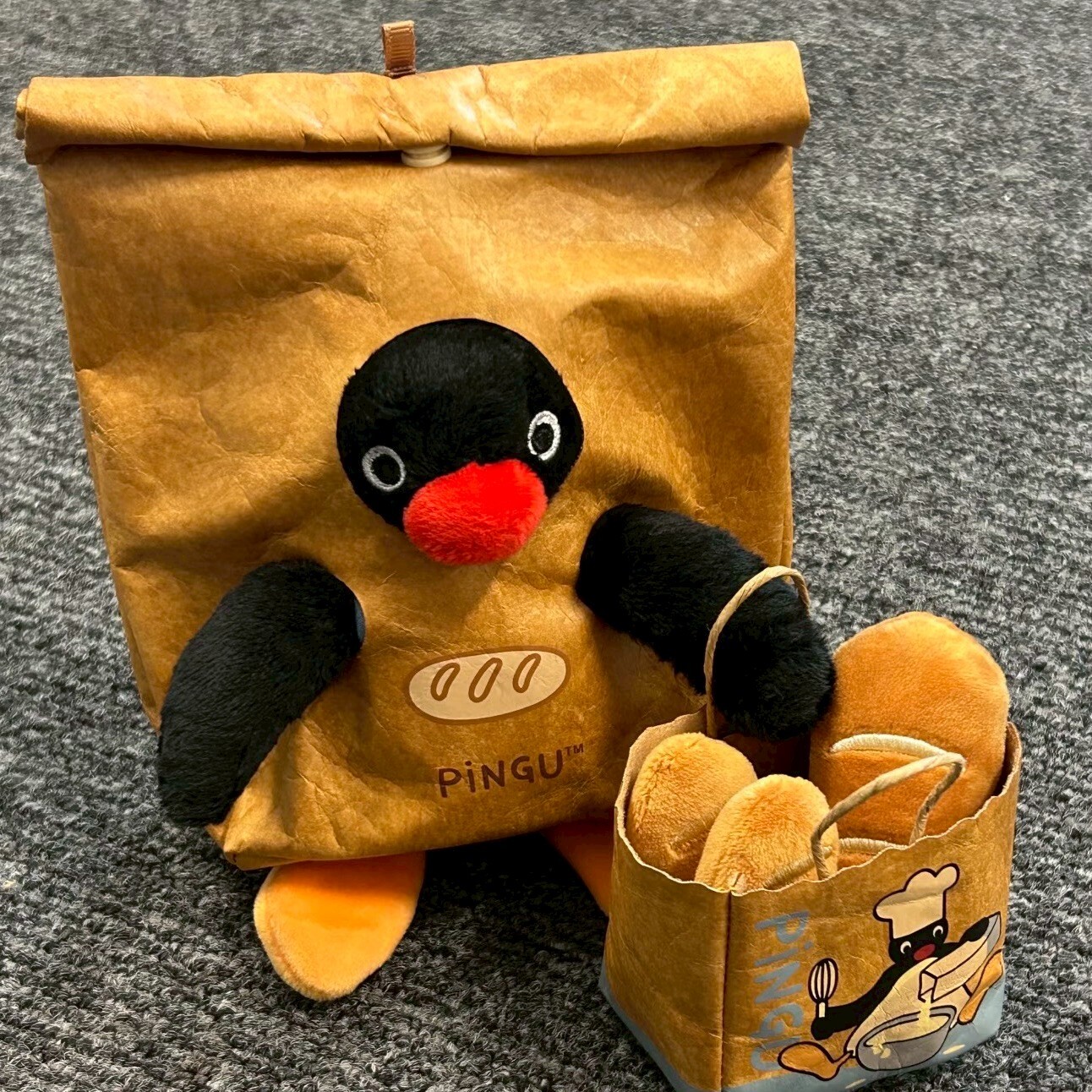 【Luxury】 國外限定 Pingu企鵝 麵包坊 企鵝家族 毛絨 公仔 掛件 紙袋 法國麵包 企鵝娃娃 吊飾