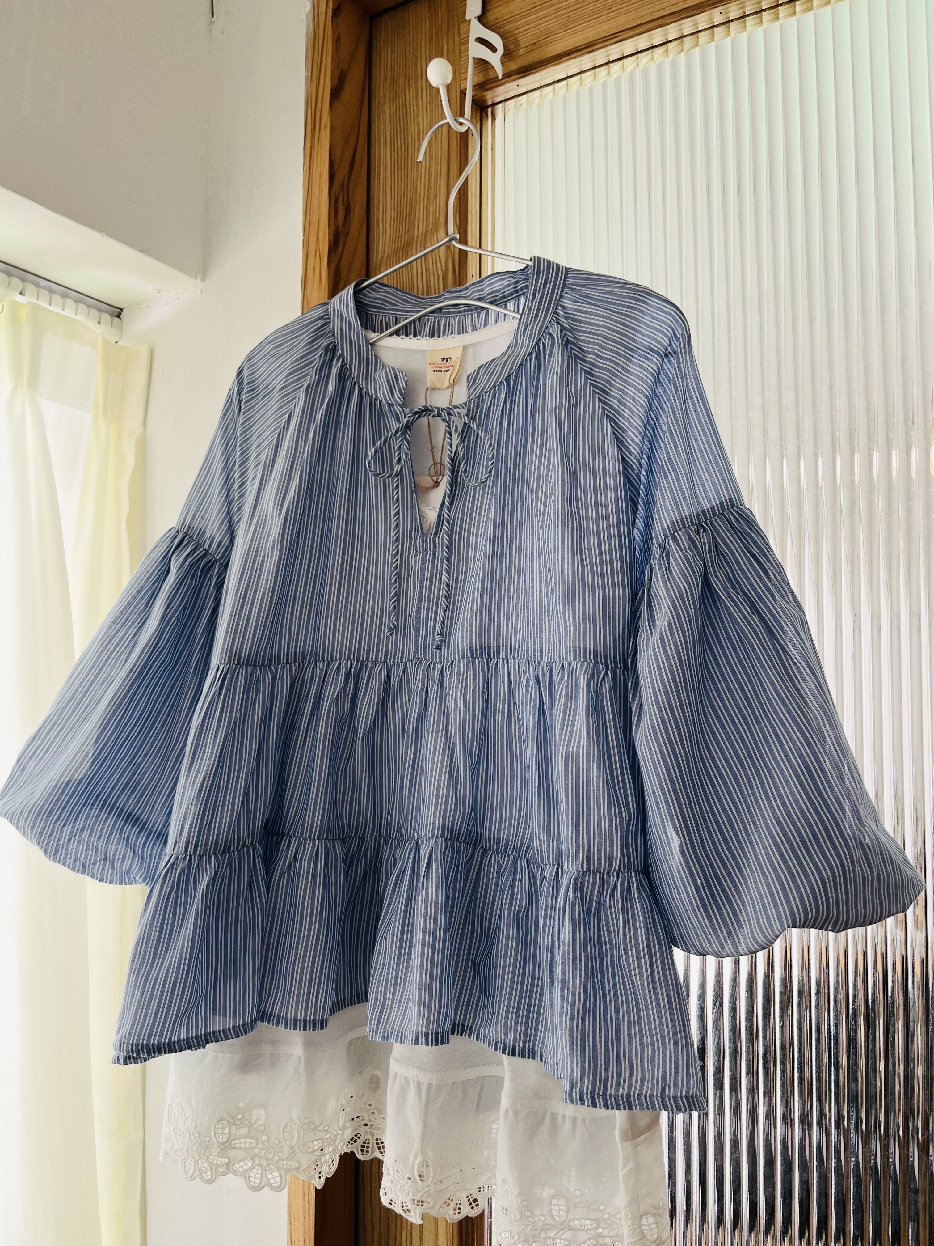 Fanaka藍色條子泡泡䄂top