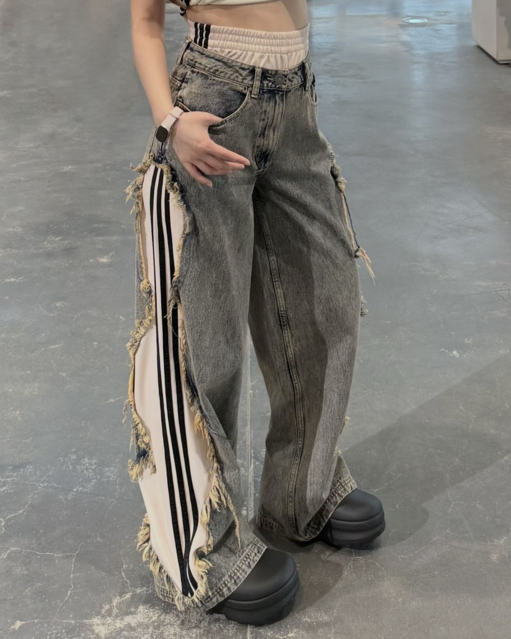 ADIDAS ORIGINALS ADILENIUM 5.0 DECONSTRUCTED JOGGERS 假兩件 破洞 刷破 牛仔褲 寬褲 運動褲 復古 層次 女款 淺藍 KY5192 復古藍 KY5193 / 預購