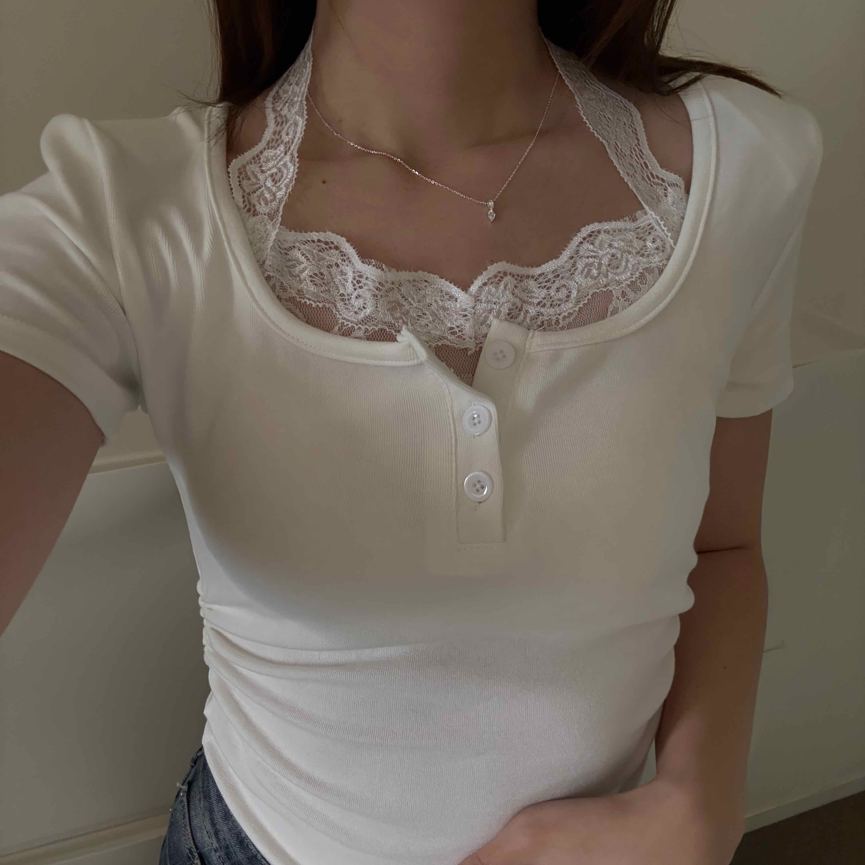 🇰🇷小性感蕾絲墊肩短T