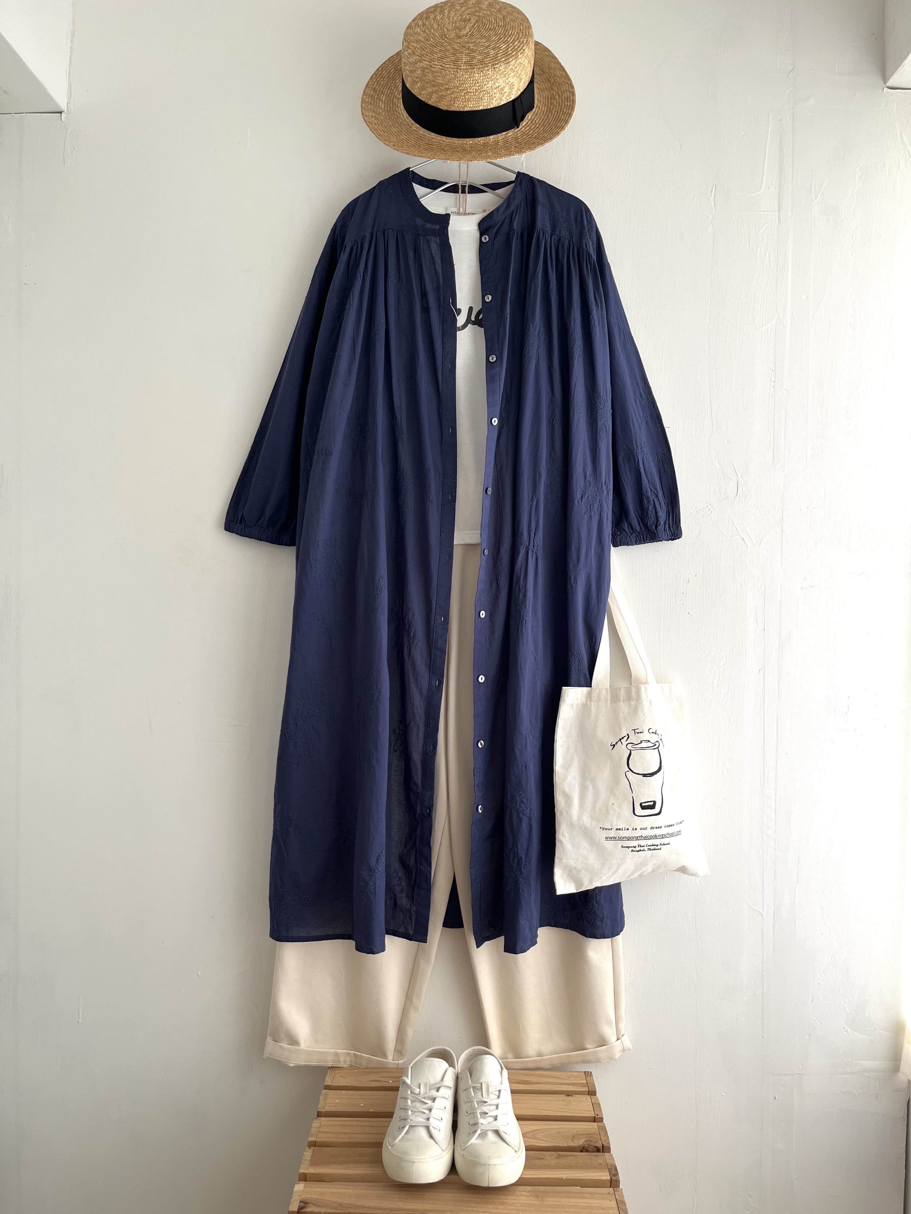 Fanaka藍色刺繡ops