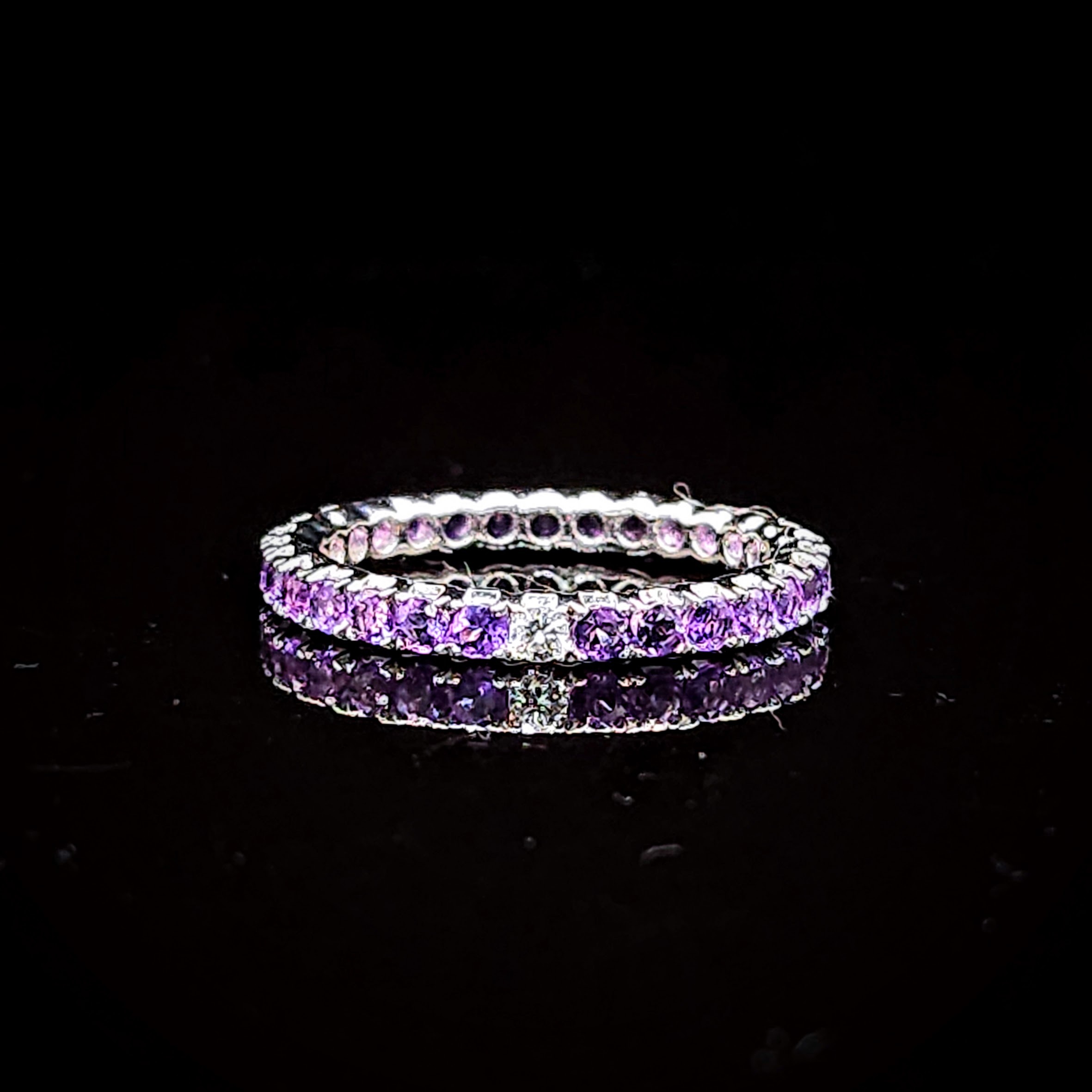 全新18K白金約1卡紫晶配鑽石全圈戒指