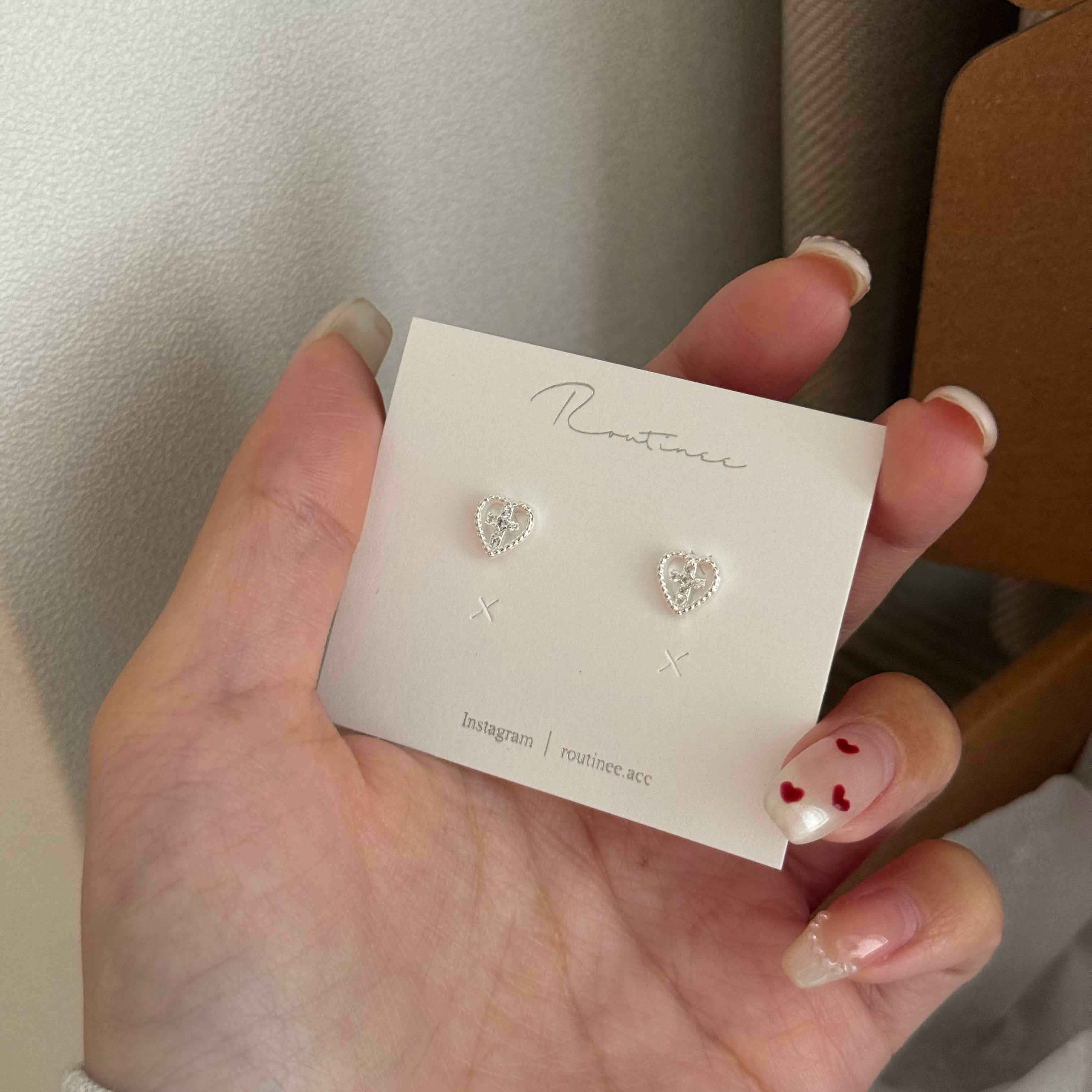 🇰🇷925 silver 愛心滿鑽十字架耳環