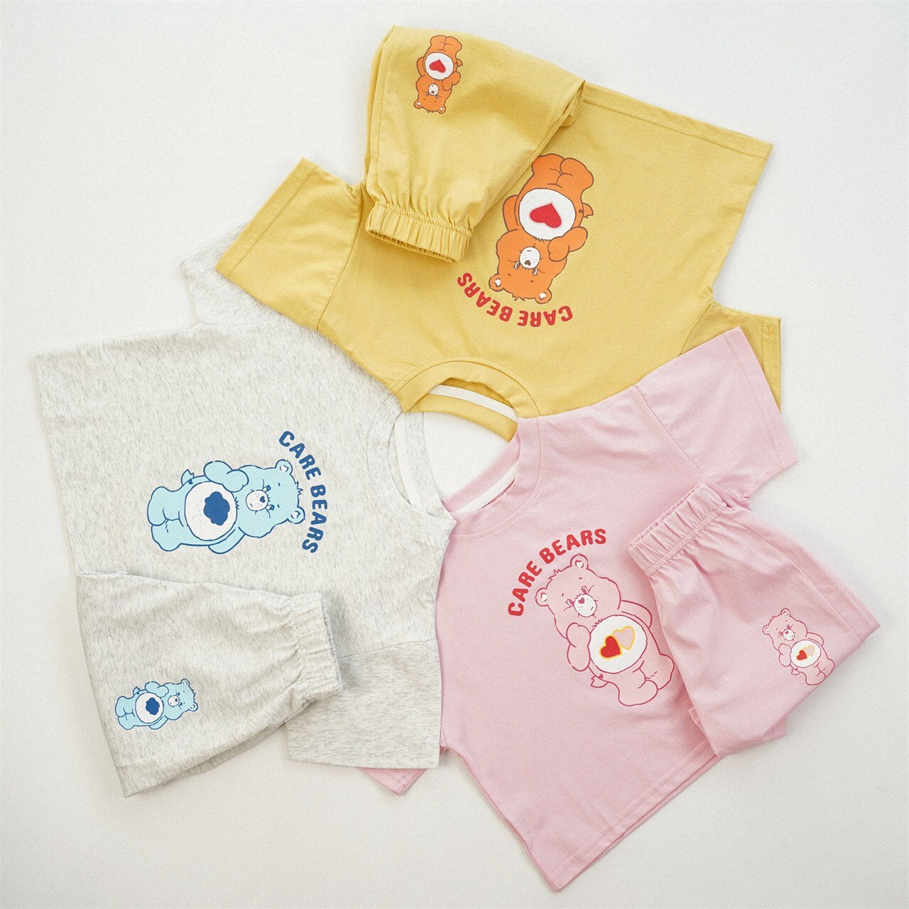 今年夏季必買七彩色熊熊套裝ꕀꕀꕀ ＊短袖上衣 + 短褲