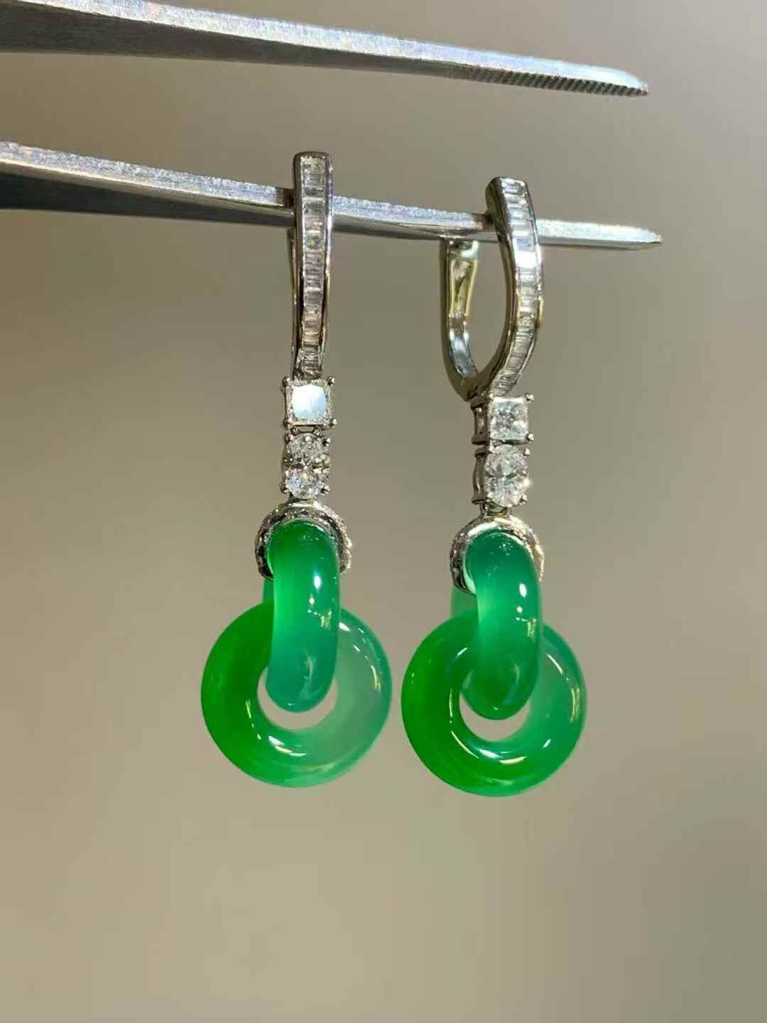 38353 翡翠玉環耳墜一對