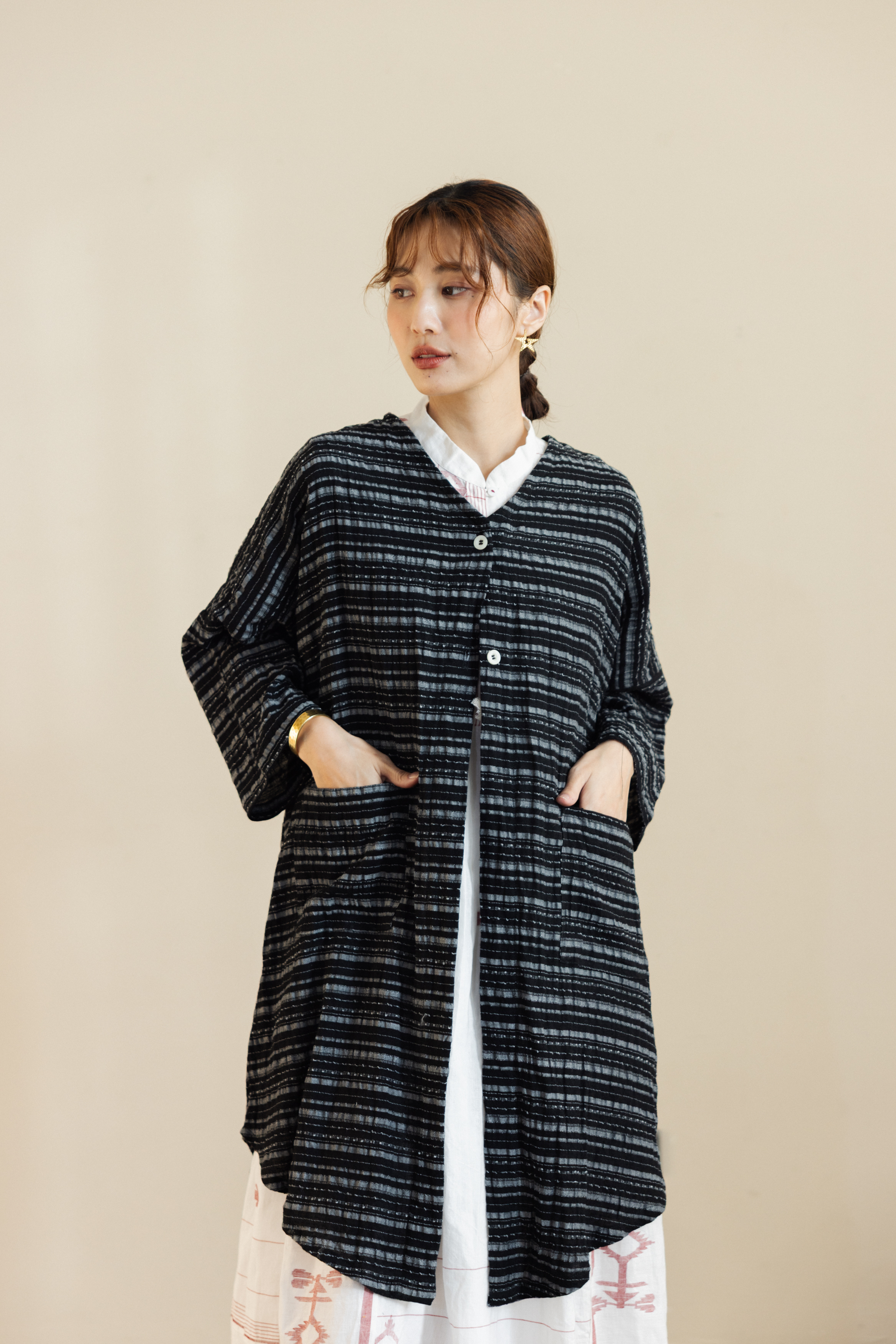 黑灰泡泡織紋長外套