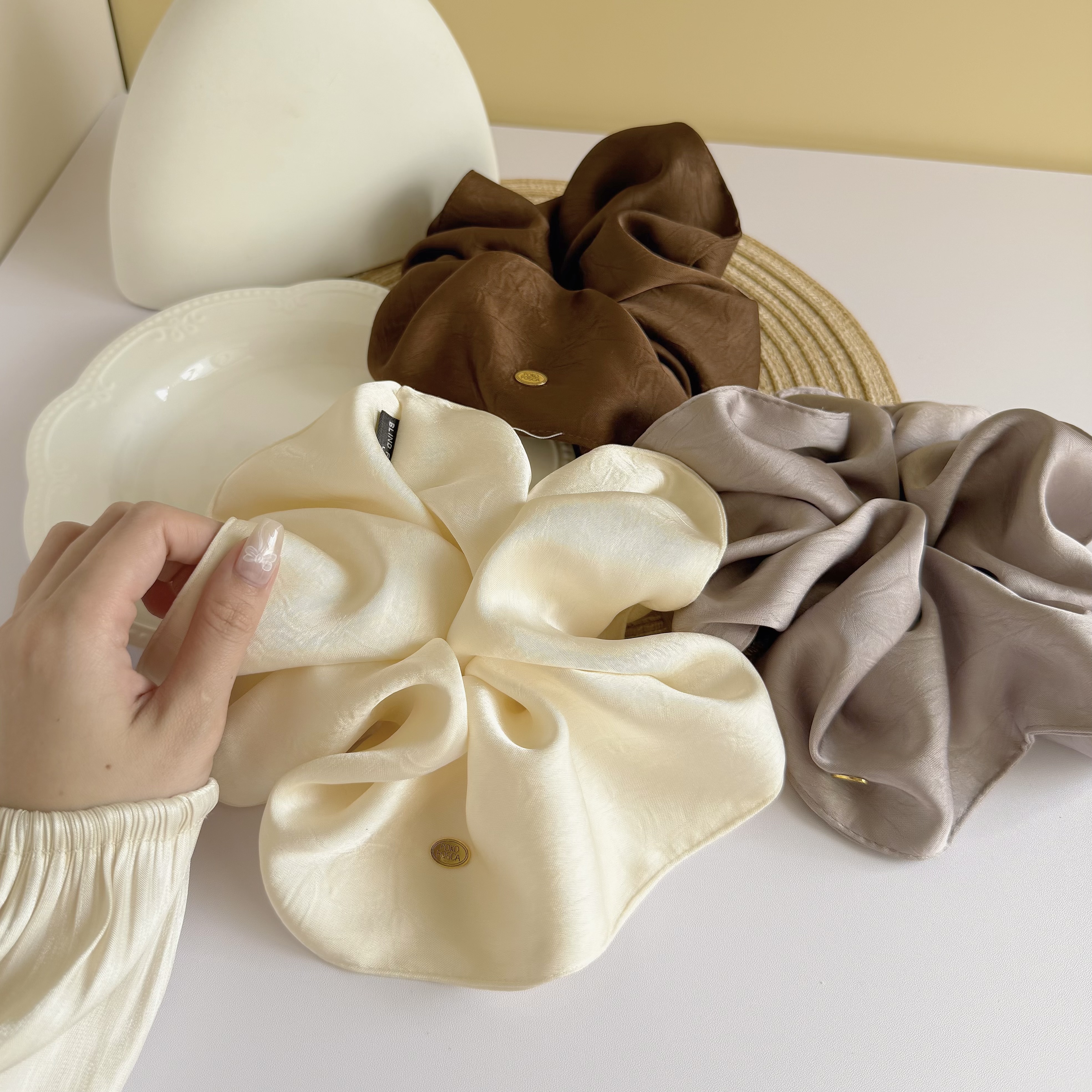 T179壓紋滑布小金標大腸髮圈