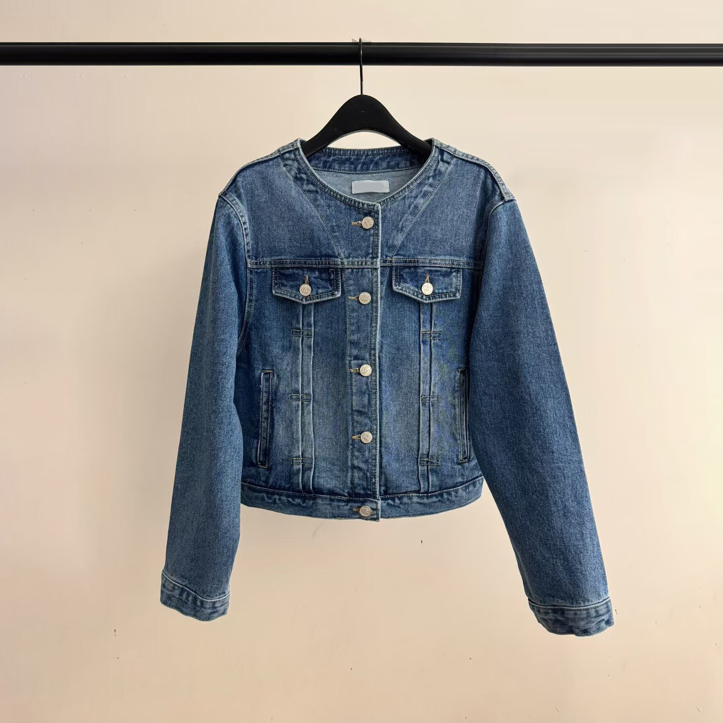 復古尖尖假口袋造型圓領排釦牛仔外套