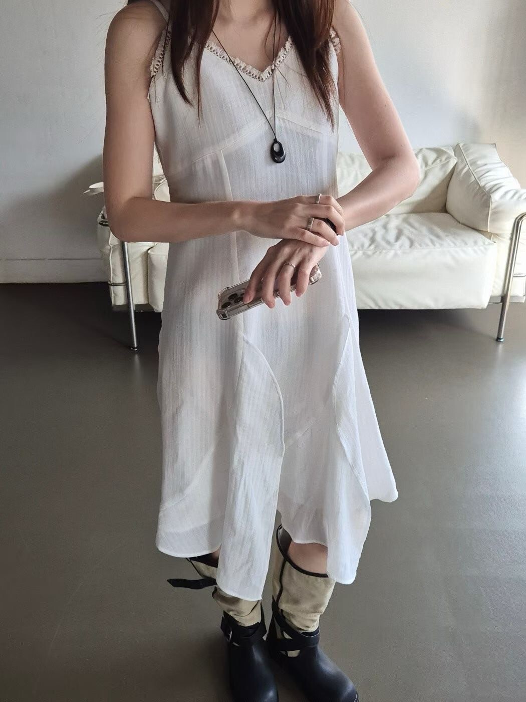 蕾絲滾邊細肩帶V領傘擺背心長洋裝 / 2色