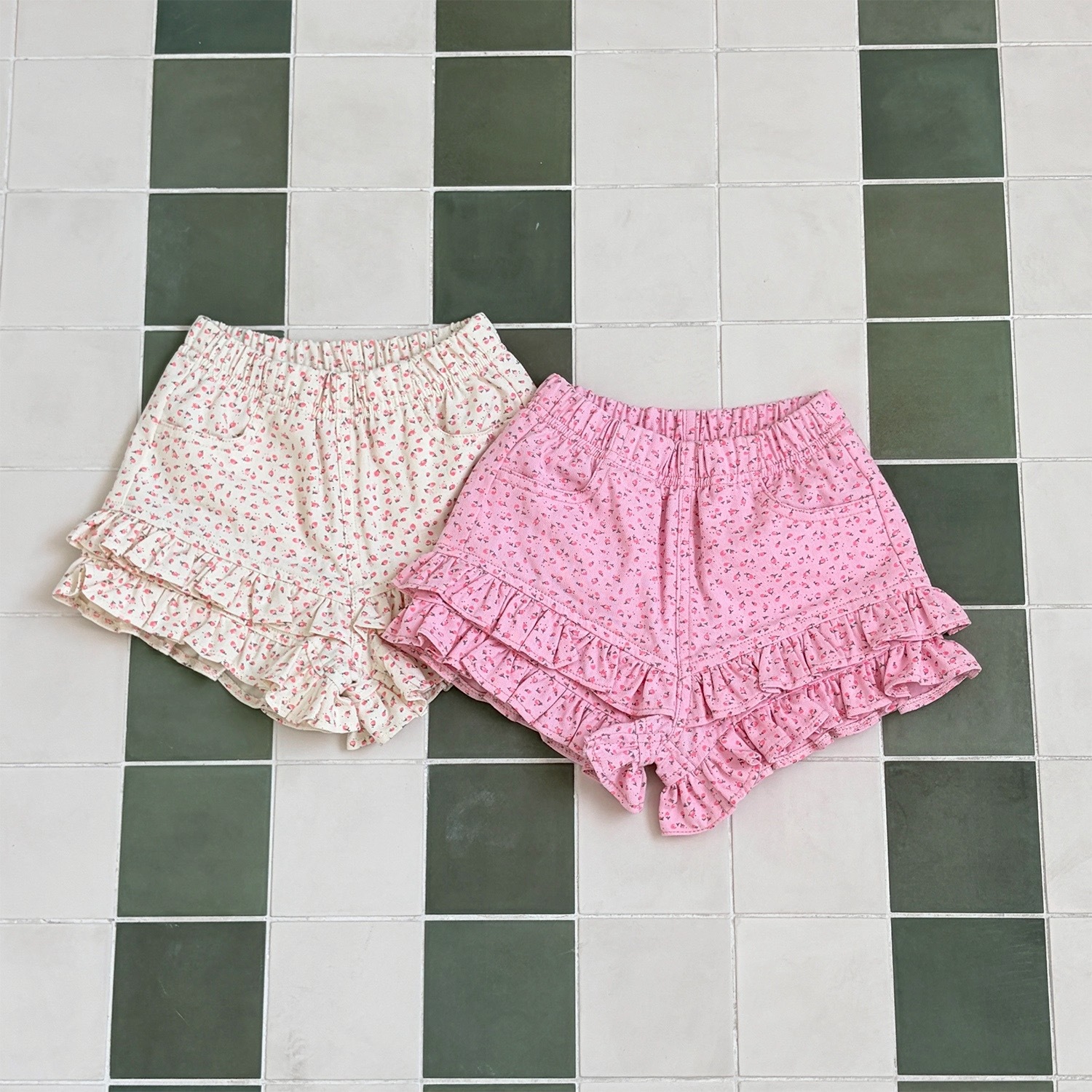 俏皮荷葉層次短褲