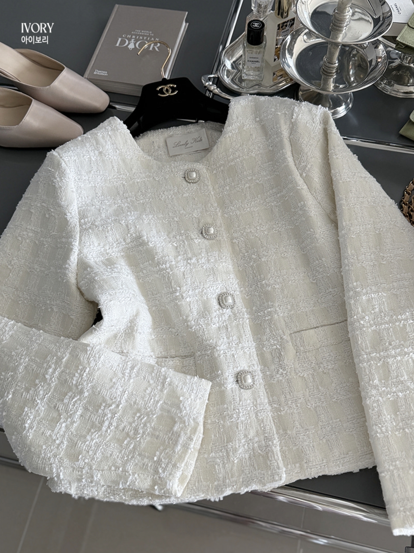 精緻女子珍珠排釦織紋感圓領小香外套 / 2色