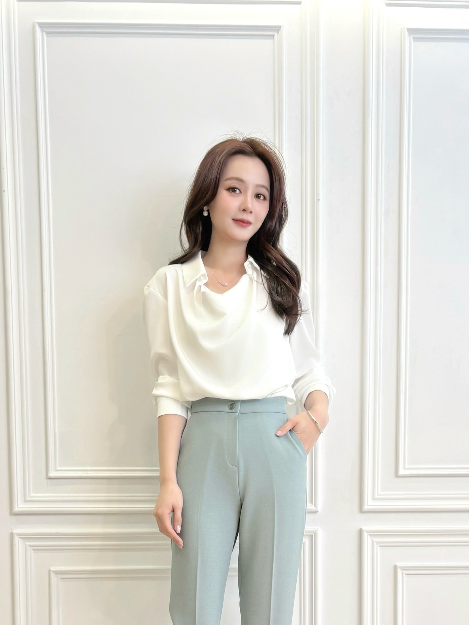 優雅領釦兩穿絲滑上衣