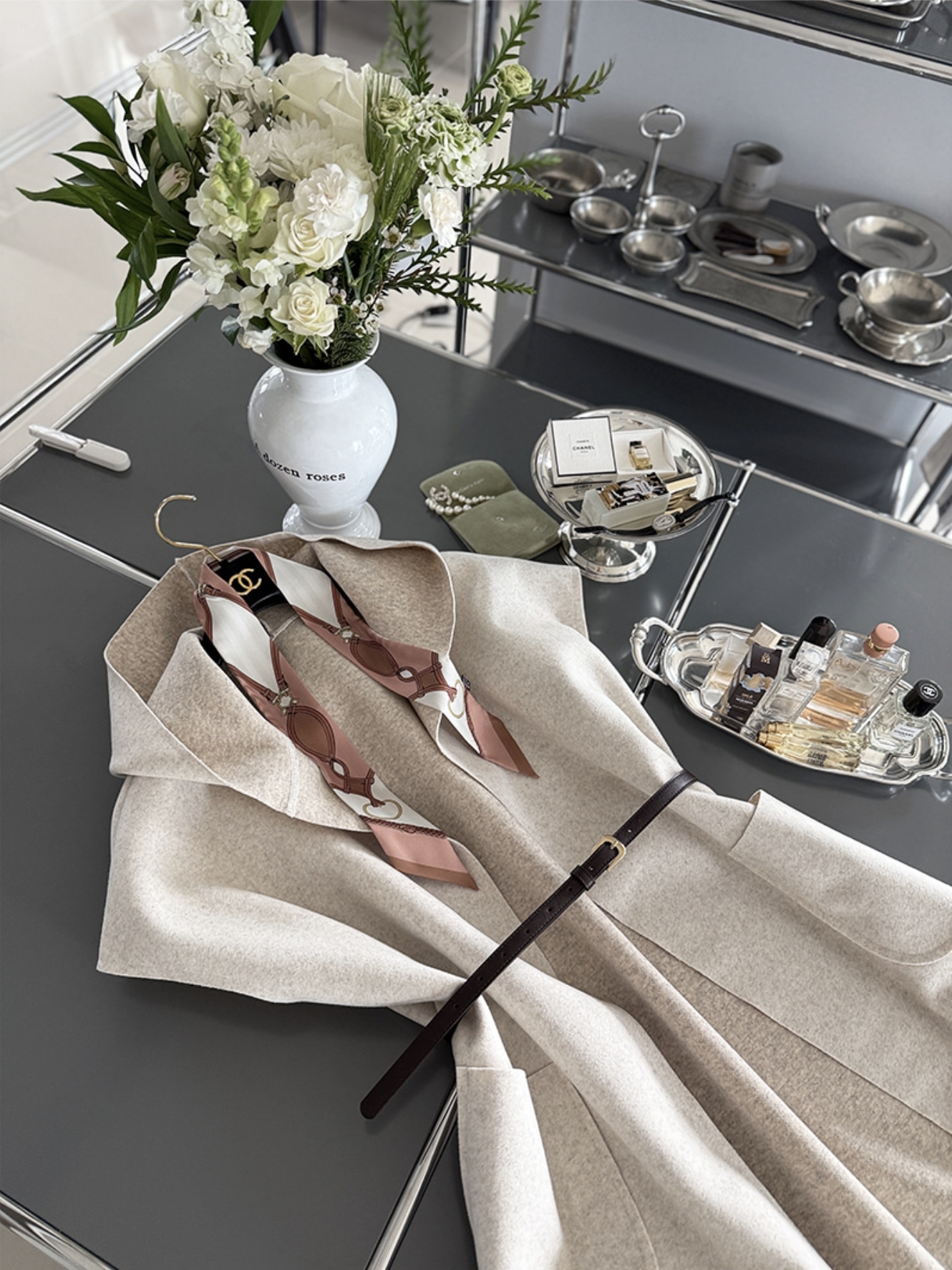 奶油杏連帽造型半袖慵懶感長版背心外套