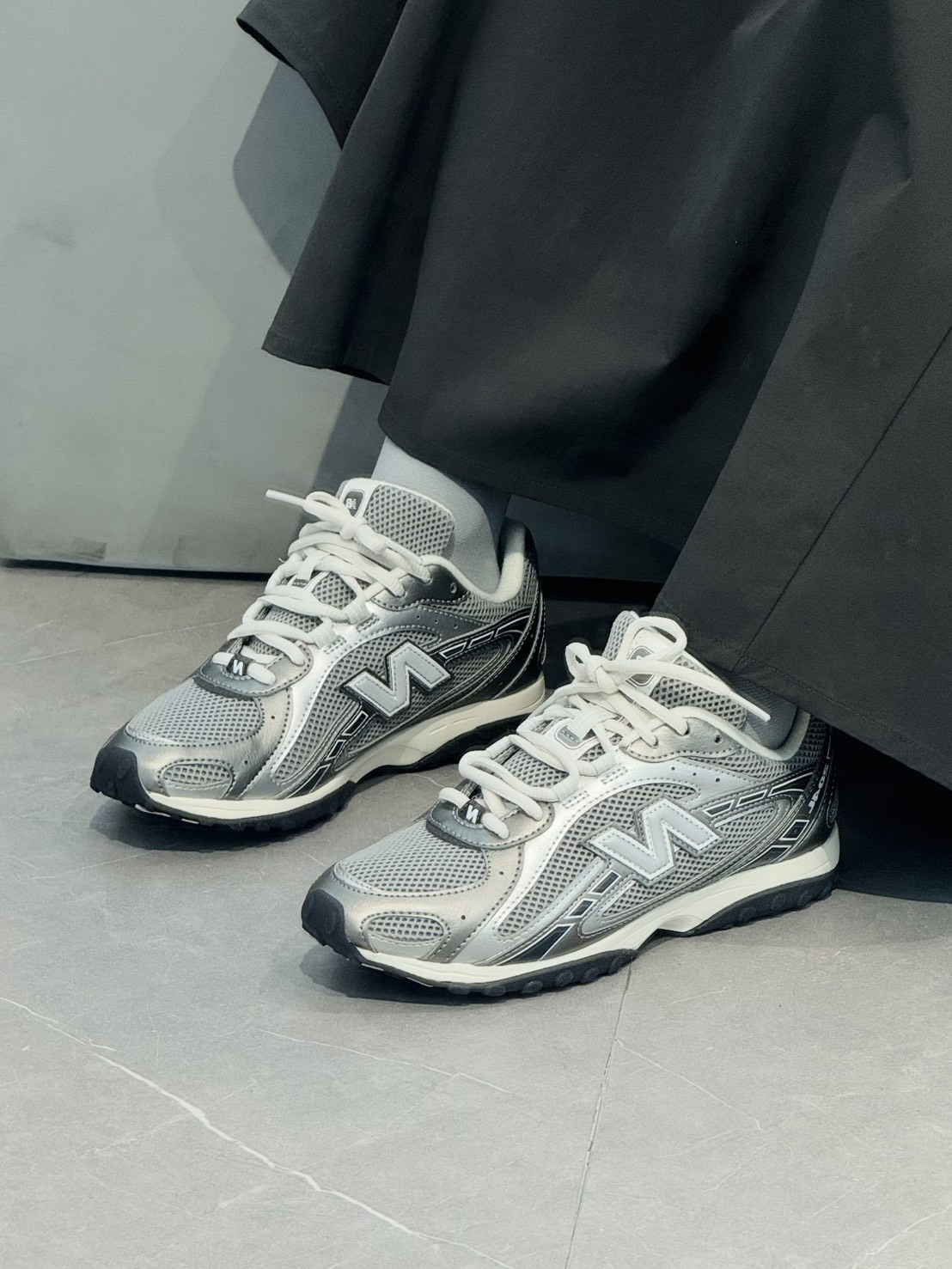 NEW BALANCE 204L EVA 復古灰銀