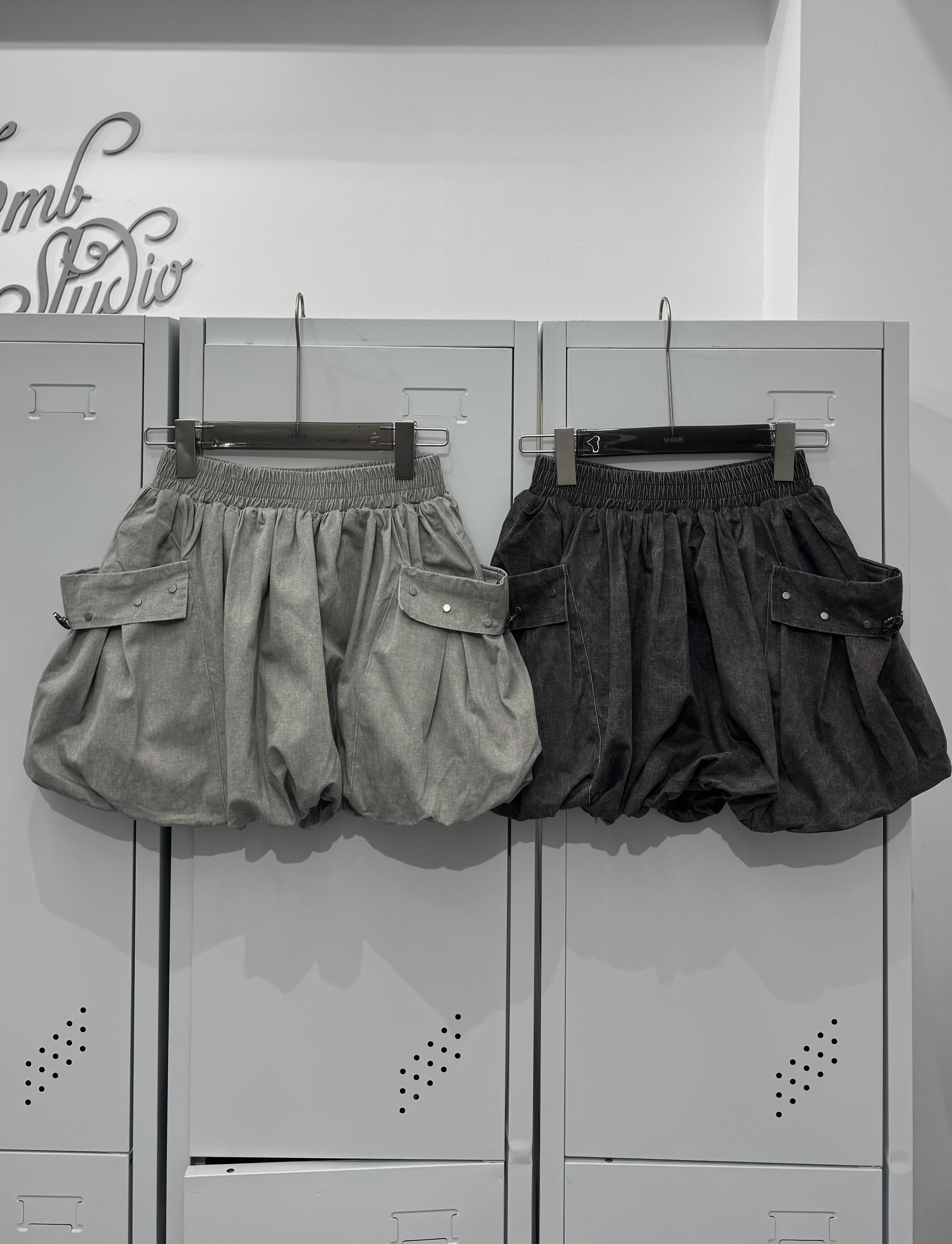 大口袋鉚釘花苞褲裙