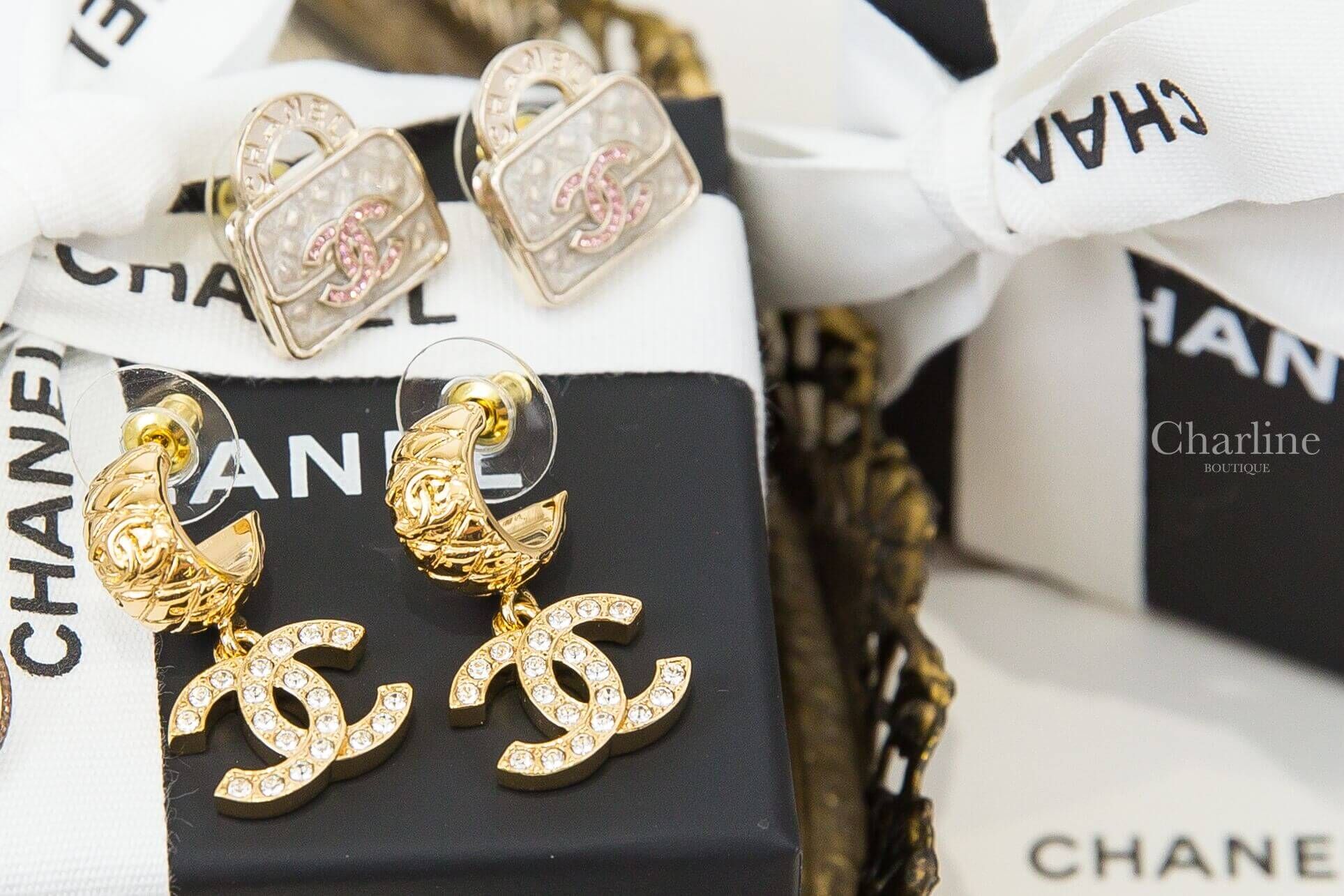 Chanel Earrings 金色菱格紋半圓形水鑽CC垂墜耳環-Charline Boutique 精品代購