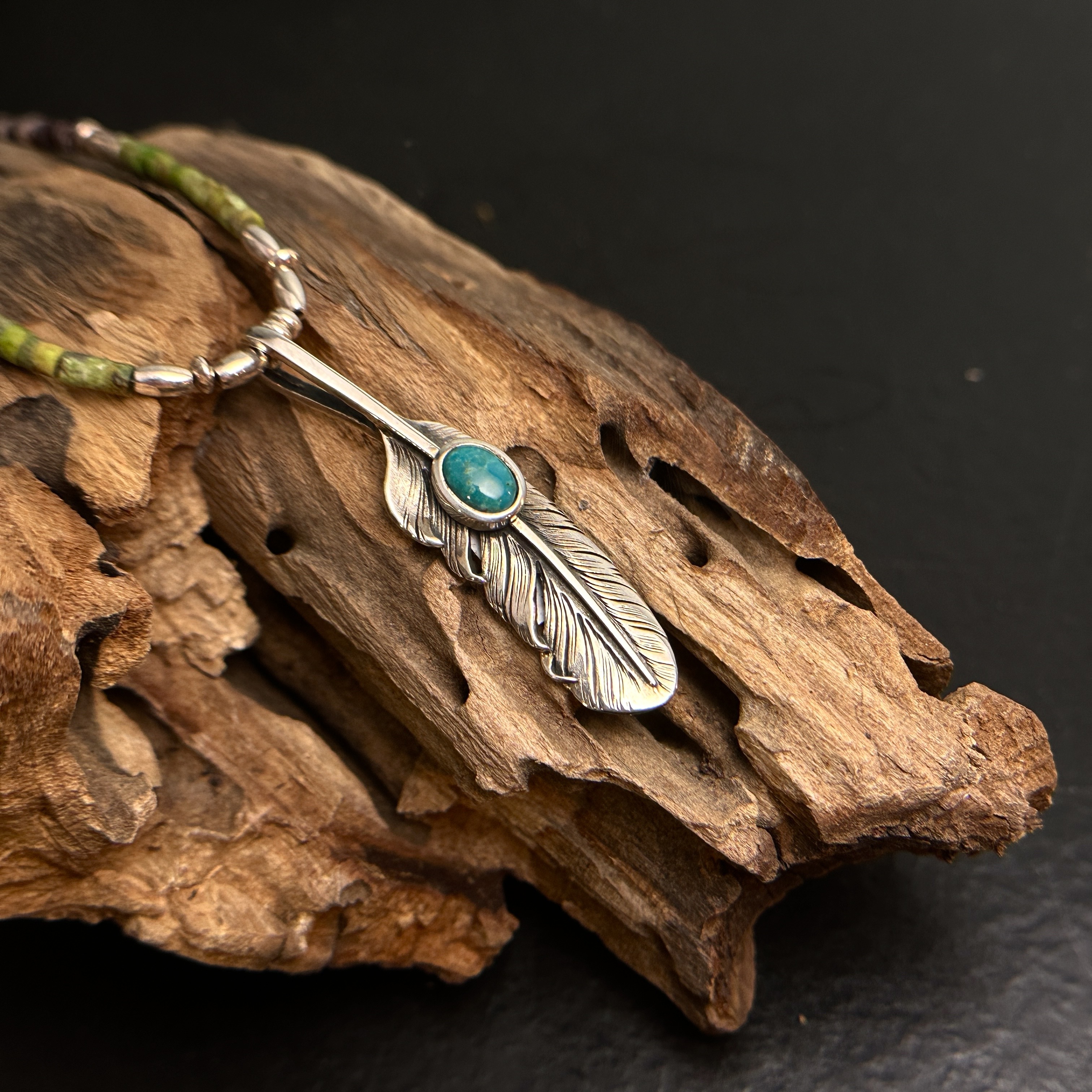 *Black Venom Jewelry- Freedom & Prayer S(5cm) 純銀羽毛鑲Fox松石