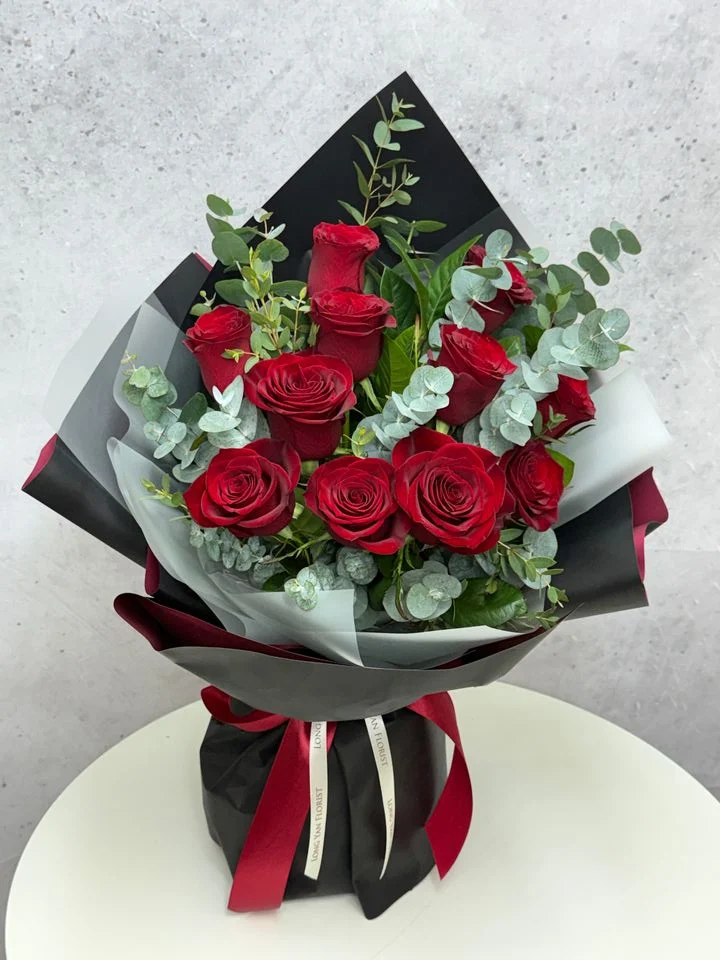 W -11枝紅絲絨玫瑰