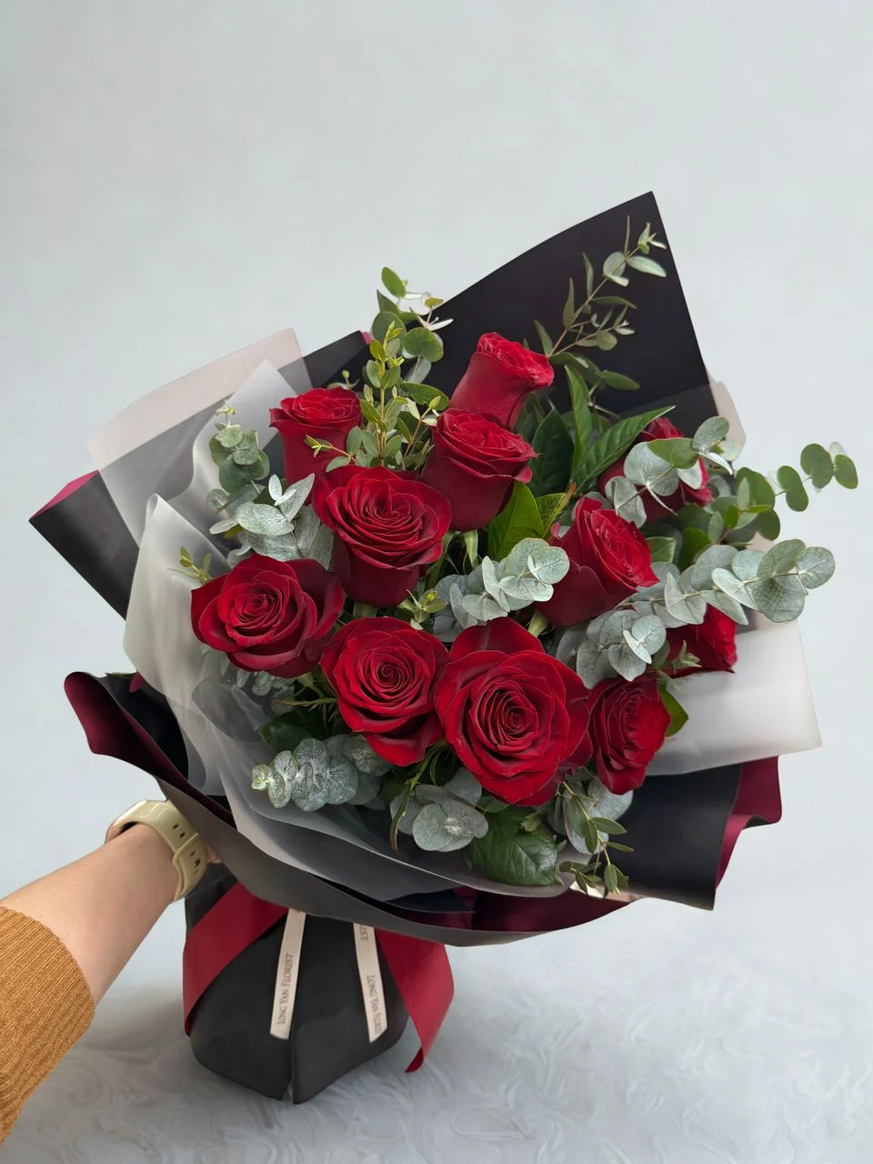 W -11枝紅絲絨玫瑰