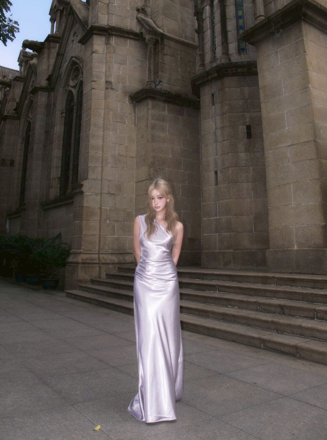 緞面露背斜肩洋裝/烟紫色