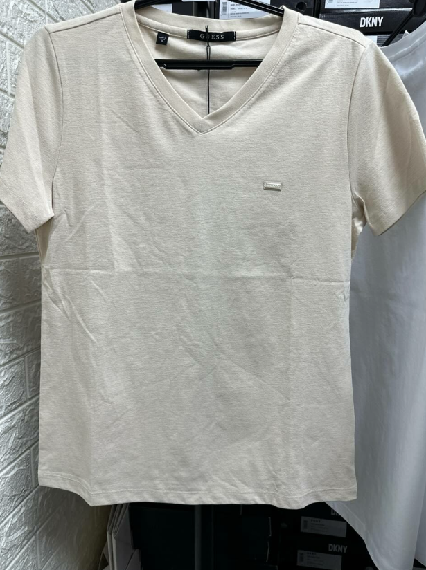 [S] GUESS WOMEN'S COOL MATERIAL V-NECK T-SHIRT,LIGHT BEIGE, YO2K9492-LBE [FINAL SALE] (SGU637)