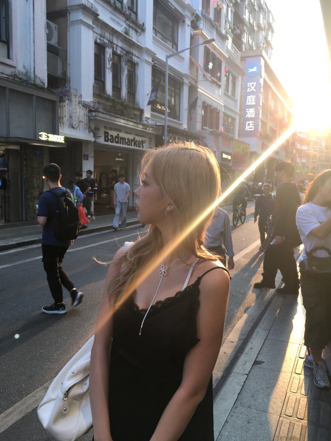 蕾絲緞面細肩帶洋裝上衣/黑色、白色