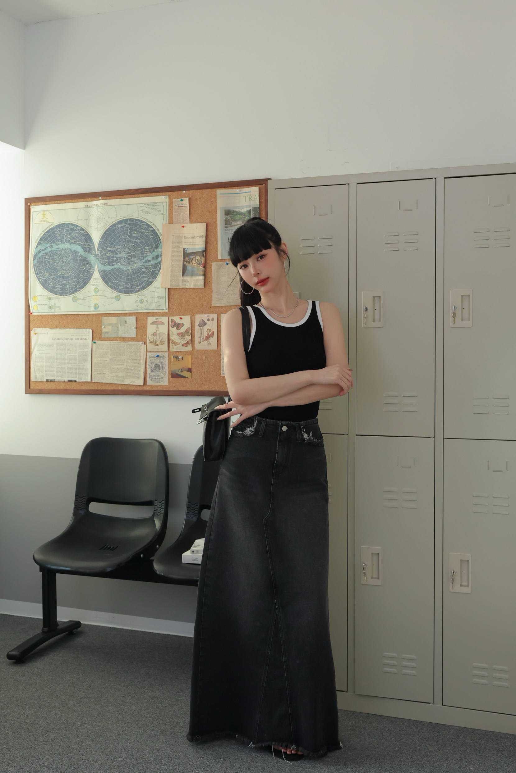 大愛碳黑色不修邊牛仔長裙 HA07