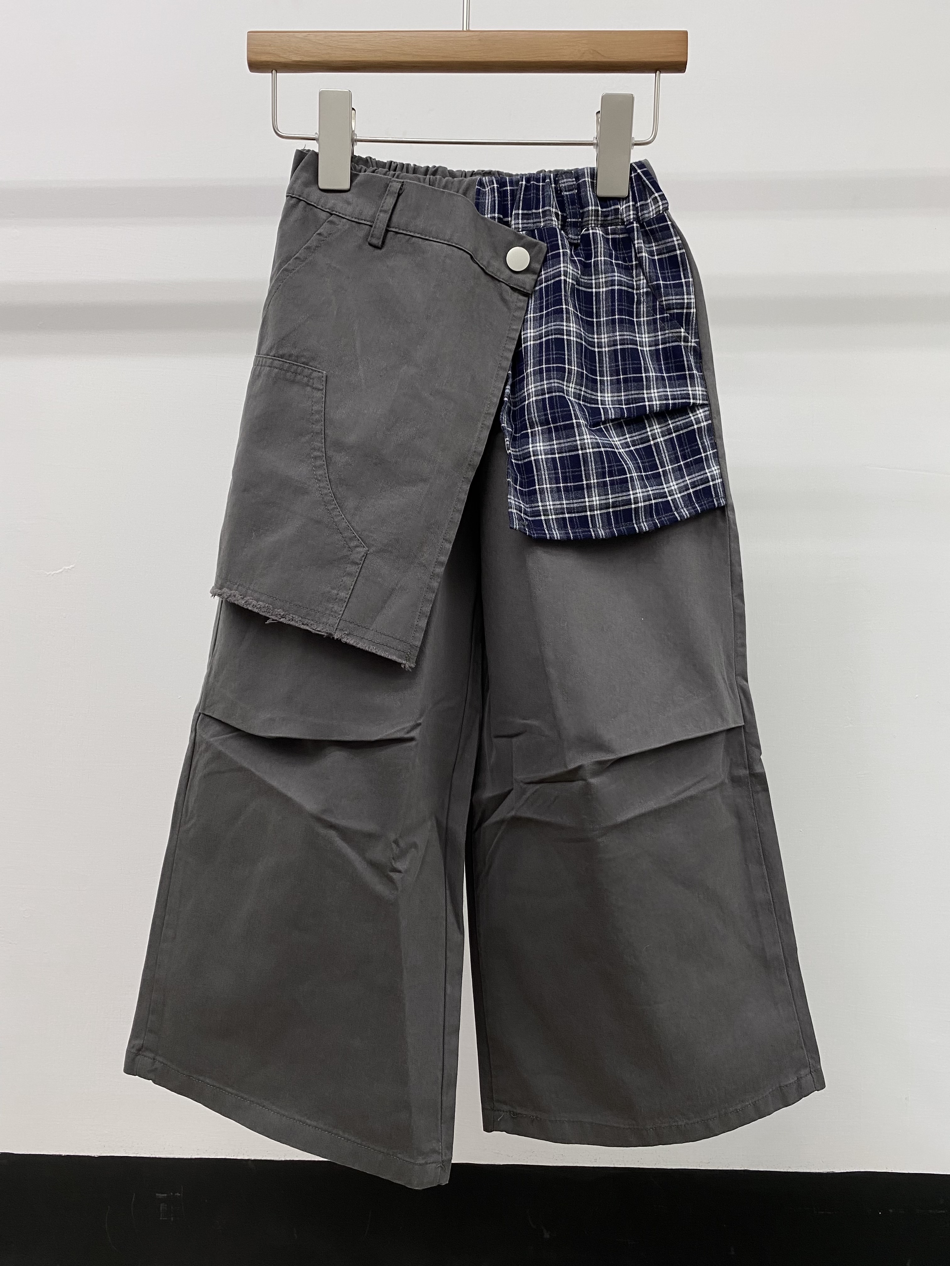 A04556拼接格子屁簾長褲