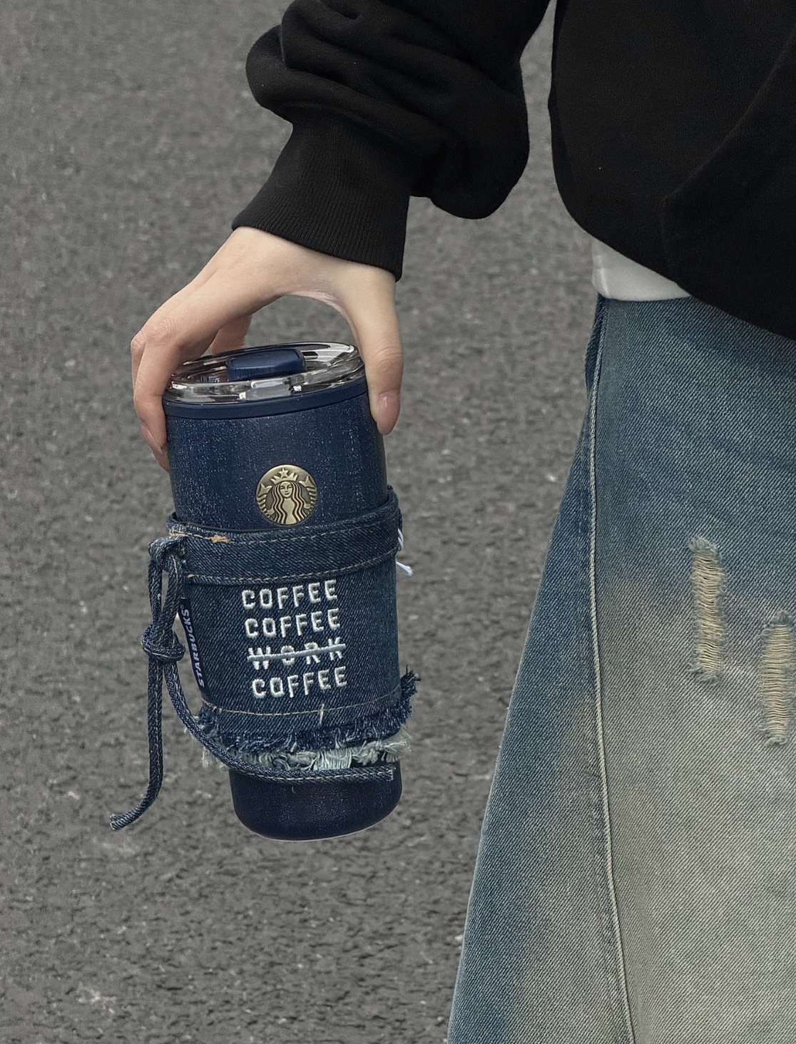 <星巴克挖寶專區✨>  Starbucks  x STANLEY 丹寧星咖系列 620ml 不鏽鋼桌面杯+杯套
