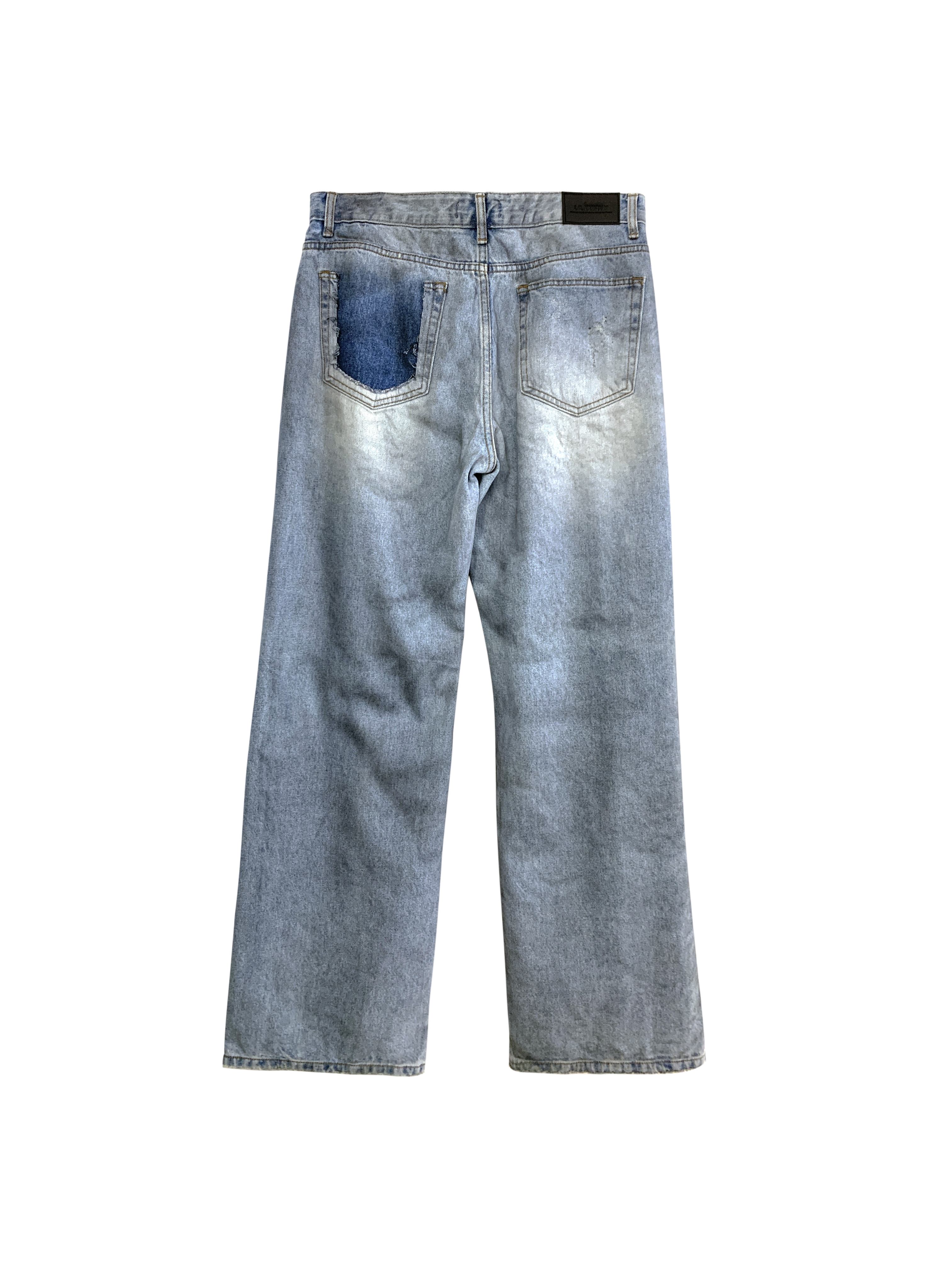 水洗刷破牛仔褲