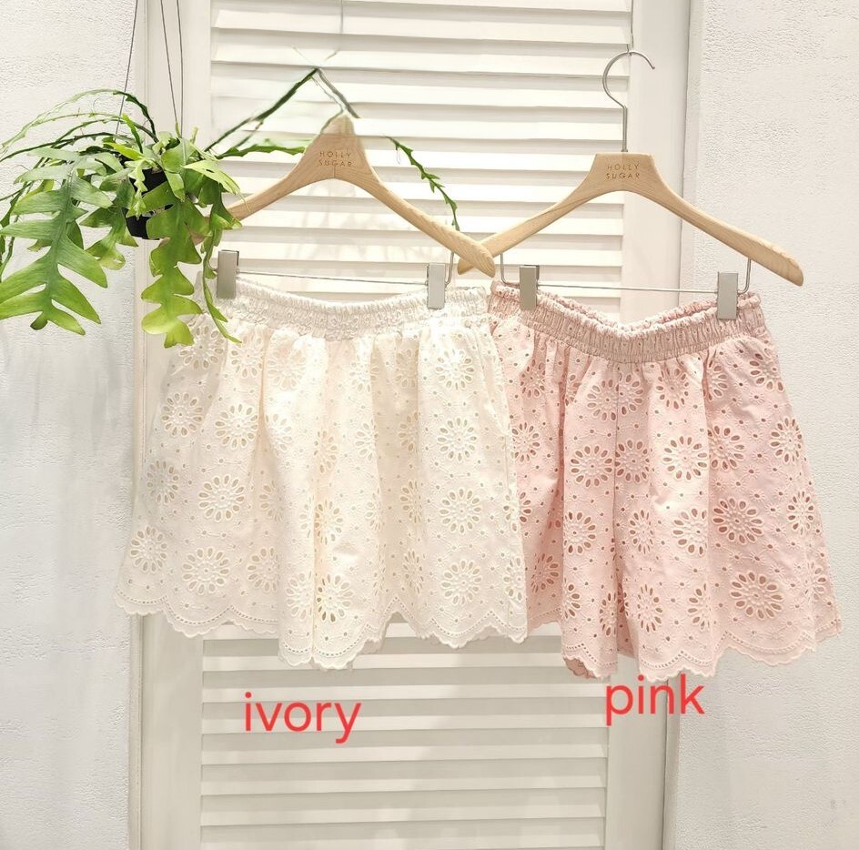 S32   褲  腰27-40 HIP46 長16 $ 449 (一口價)