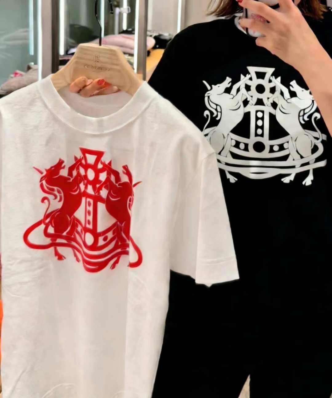 Vivienne Westwood 馬年限定圖案 Tee 男女可穿