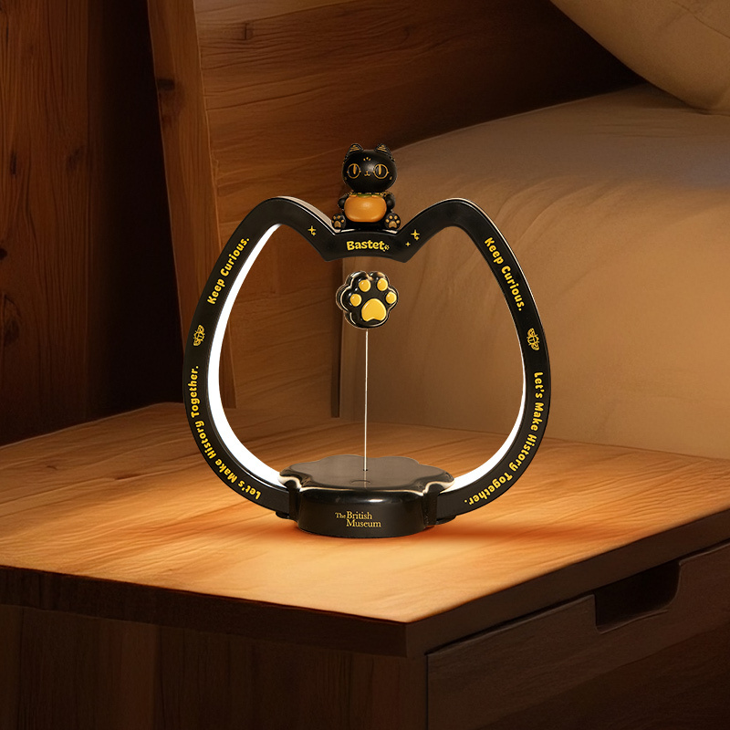 大英博物館｜安德森貓和她的朋友們系列｜巴斯特萌貓柿柿如意磁吸懸浮感應小夜燈
